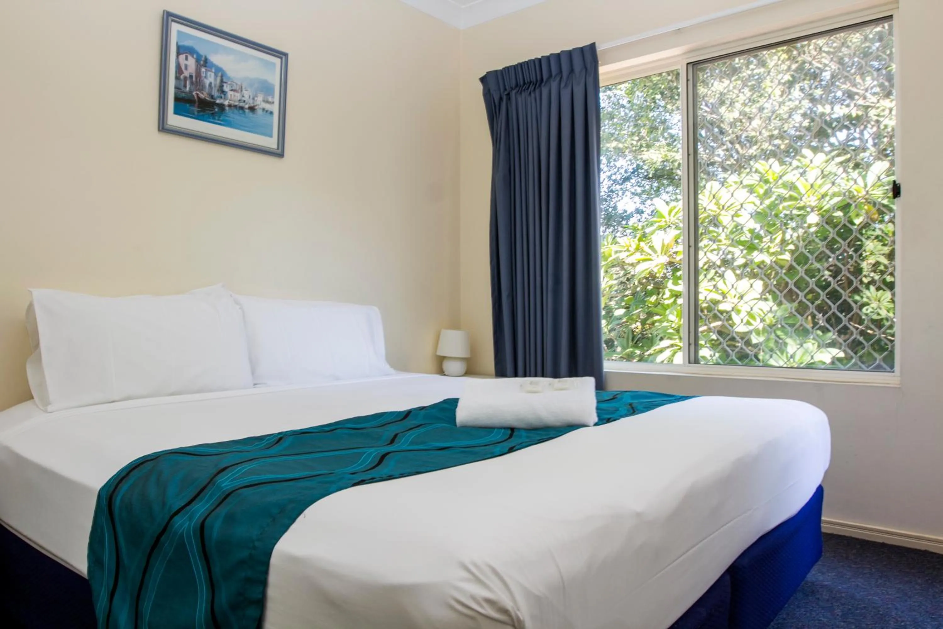 Bed in Paradise Isles