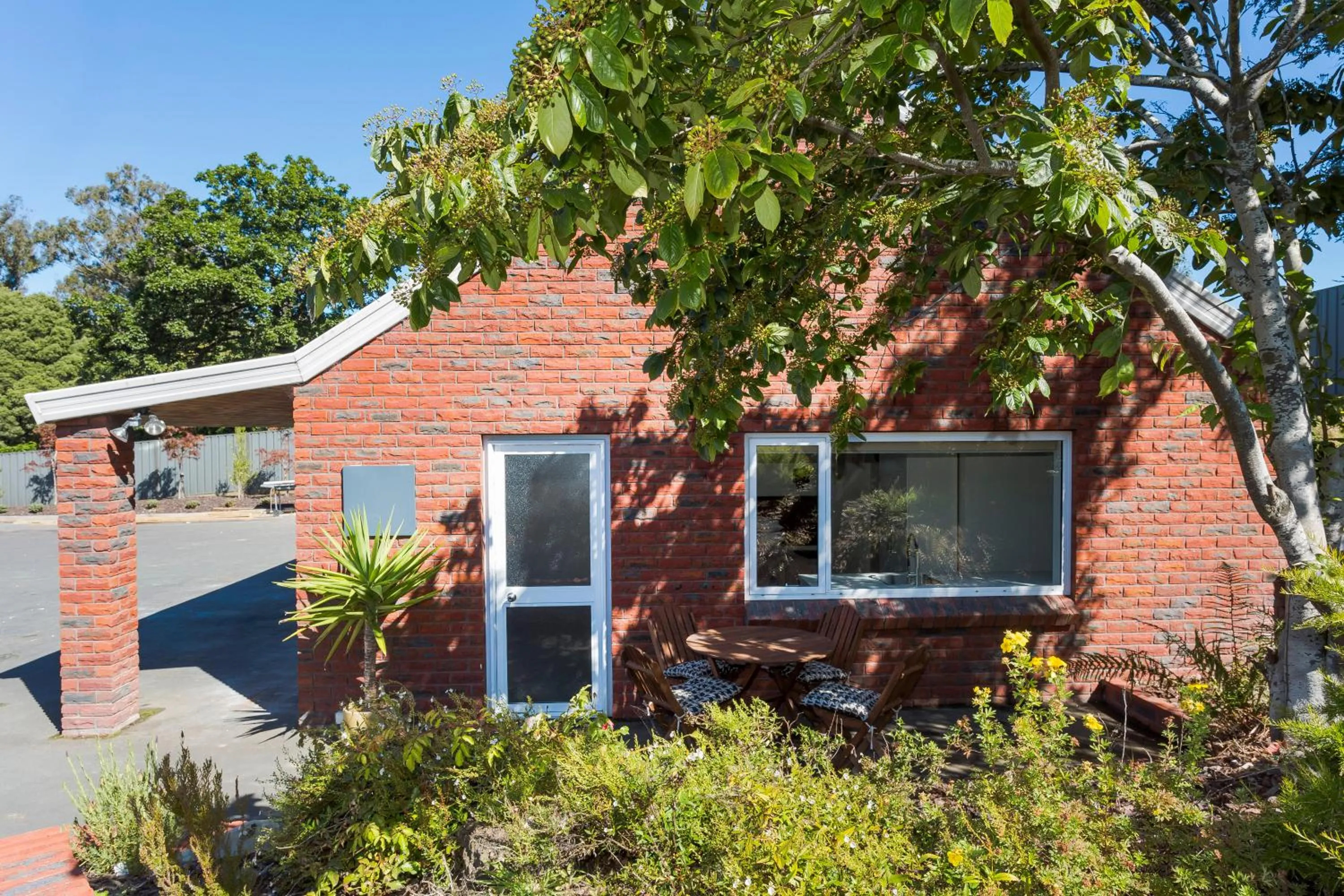 Property building in Superior Dunedin Apartments