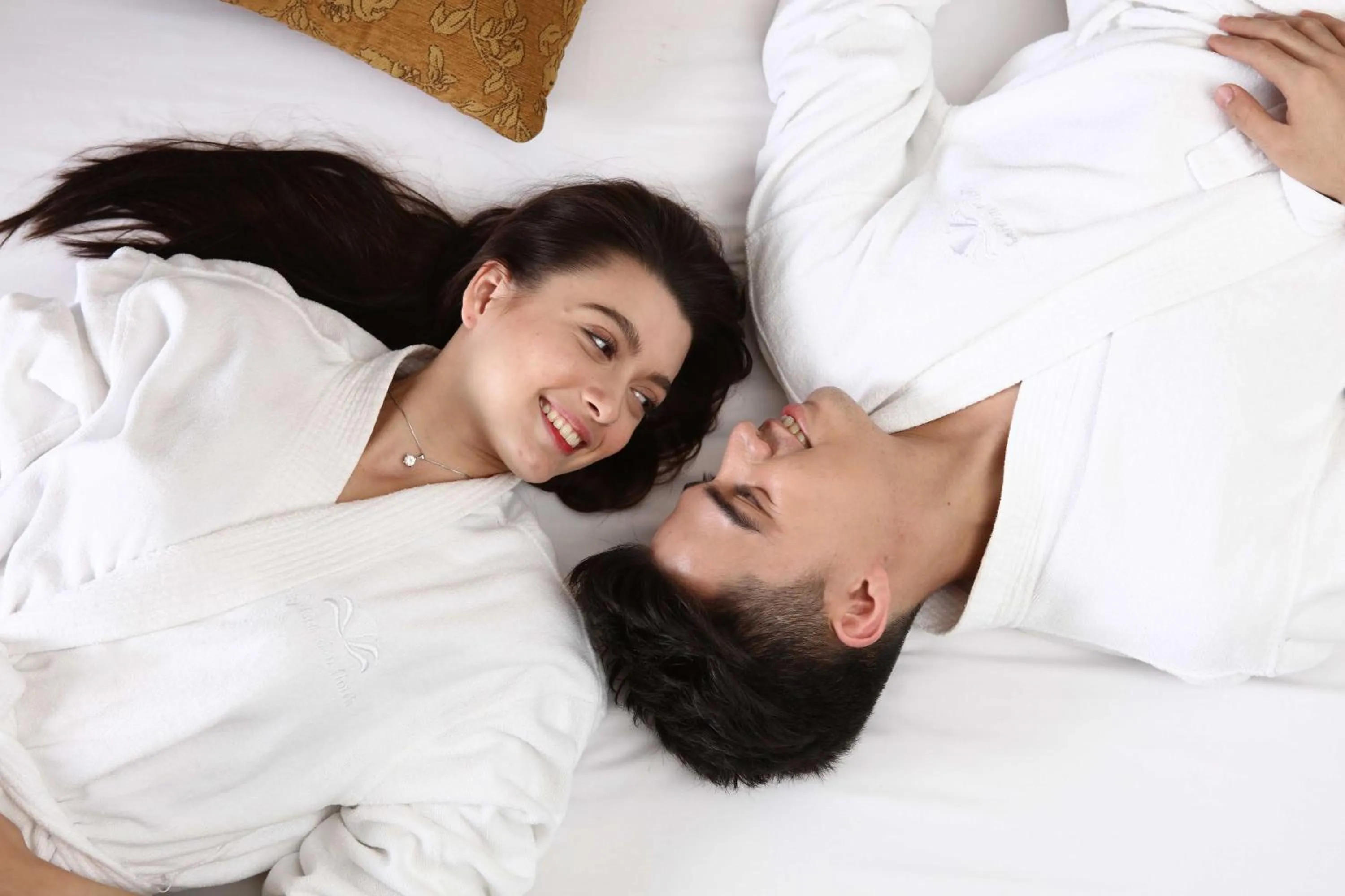 Bed in City Garden Suites Manila