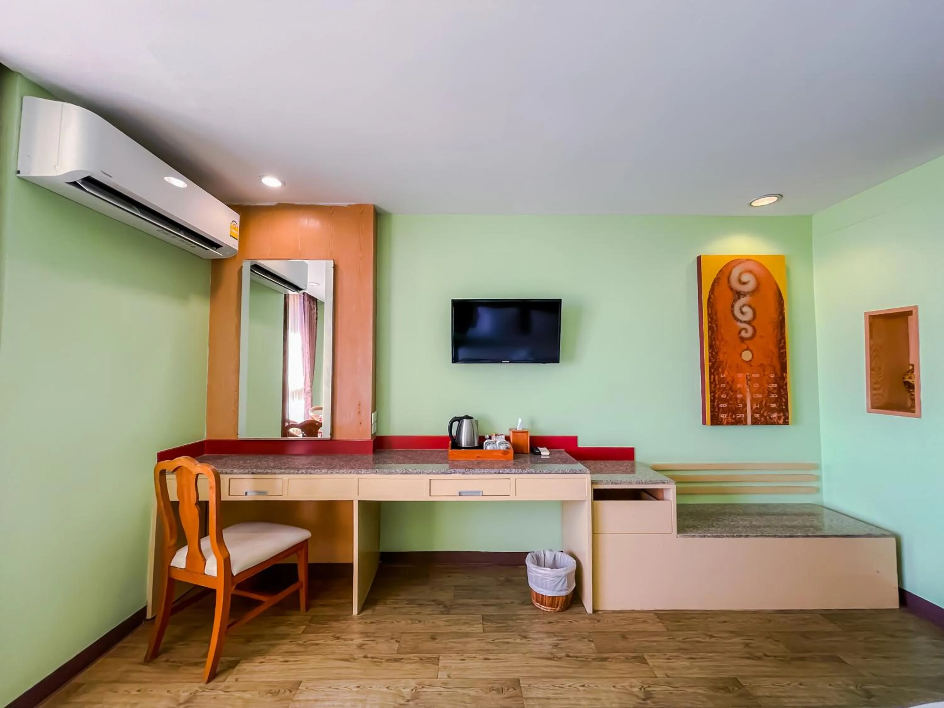 Area and facilities in Eastern Grand Palace