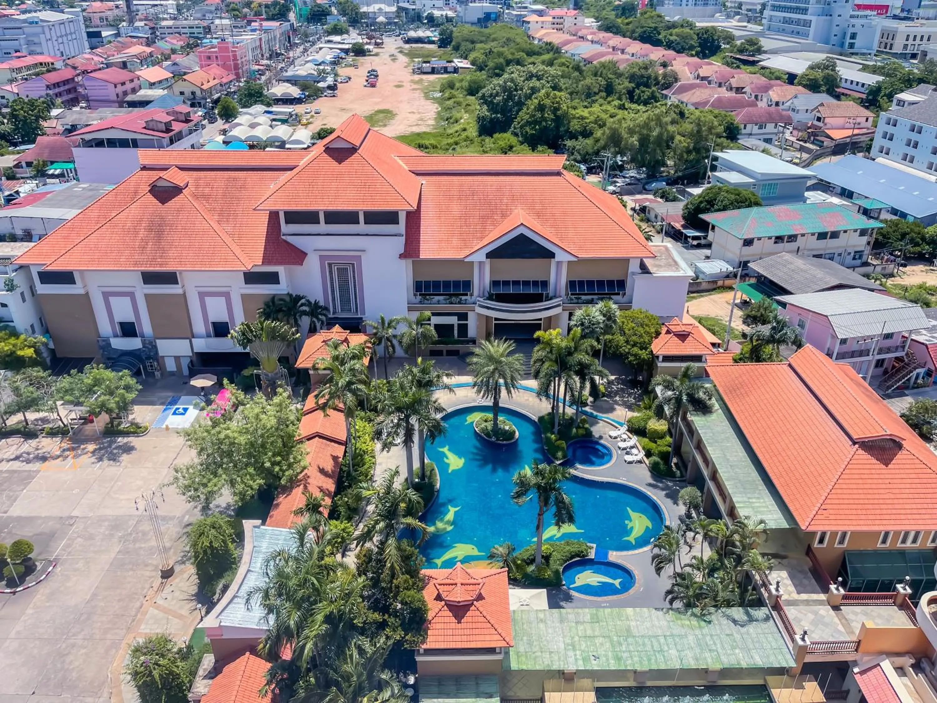 Pool view in Eastern Grand Palace
