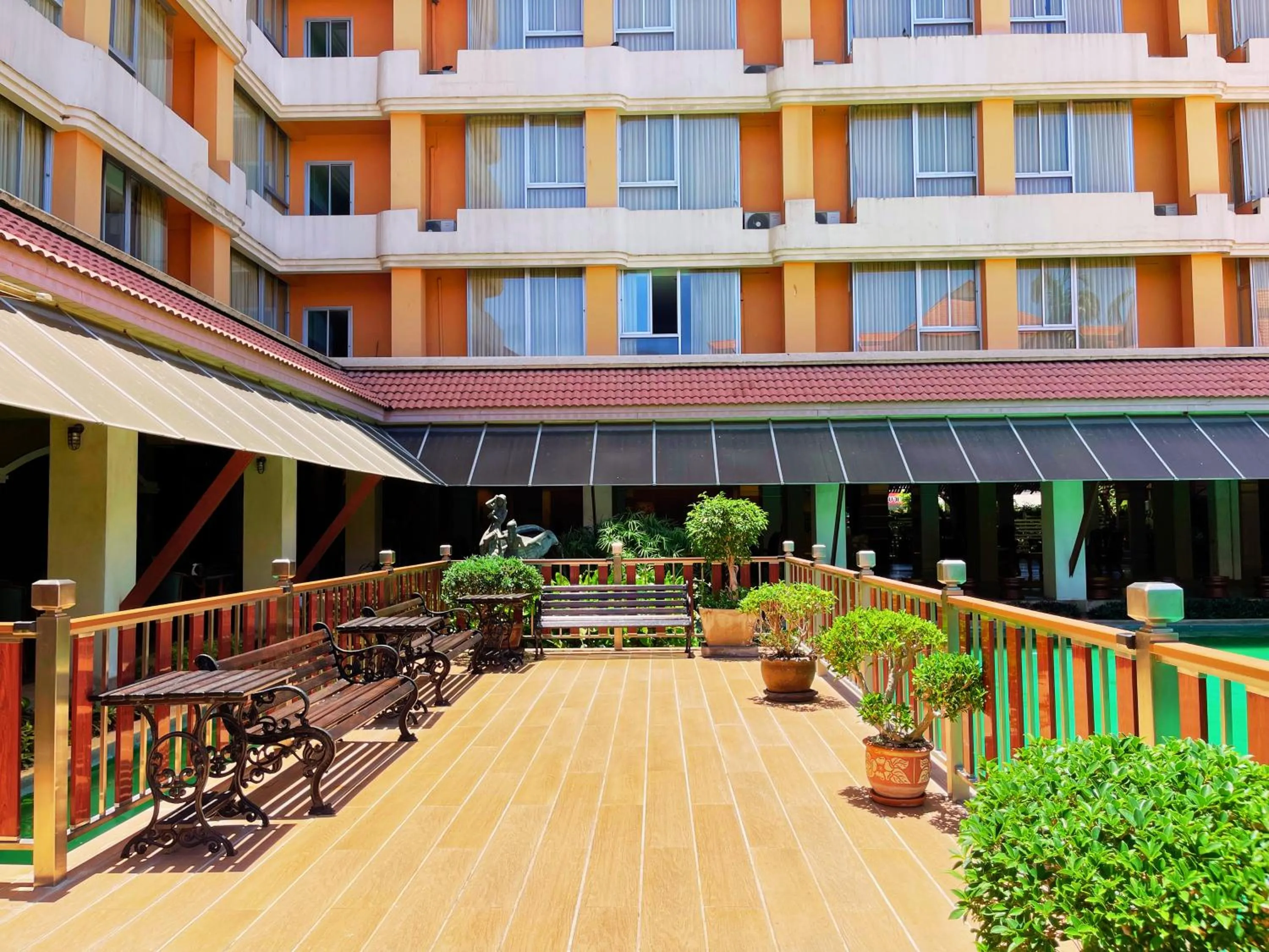 Patio in Eastern Grand Palace