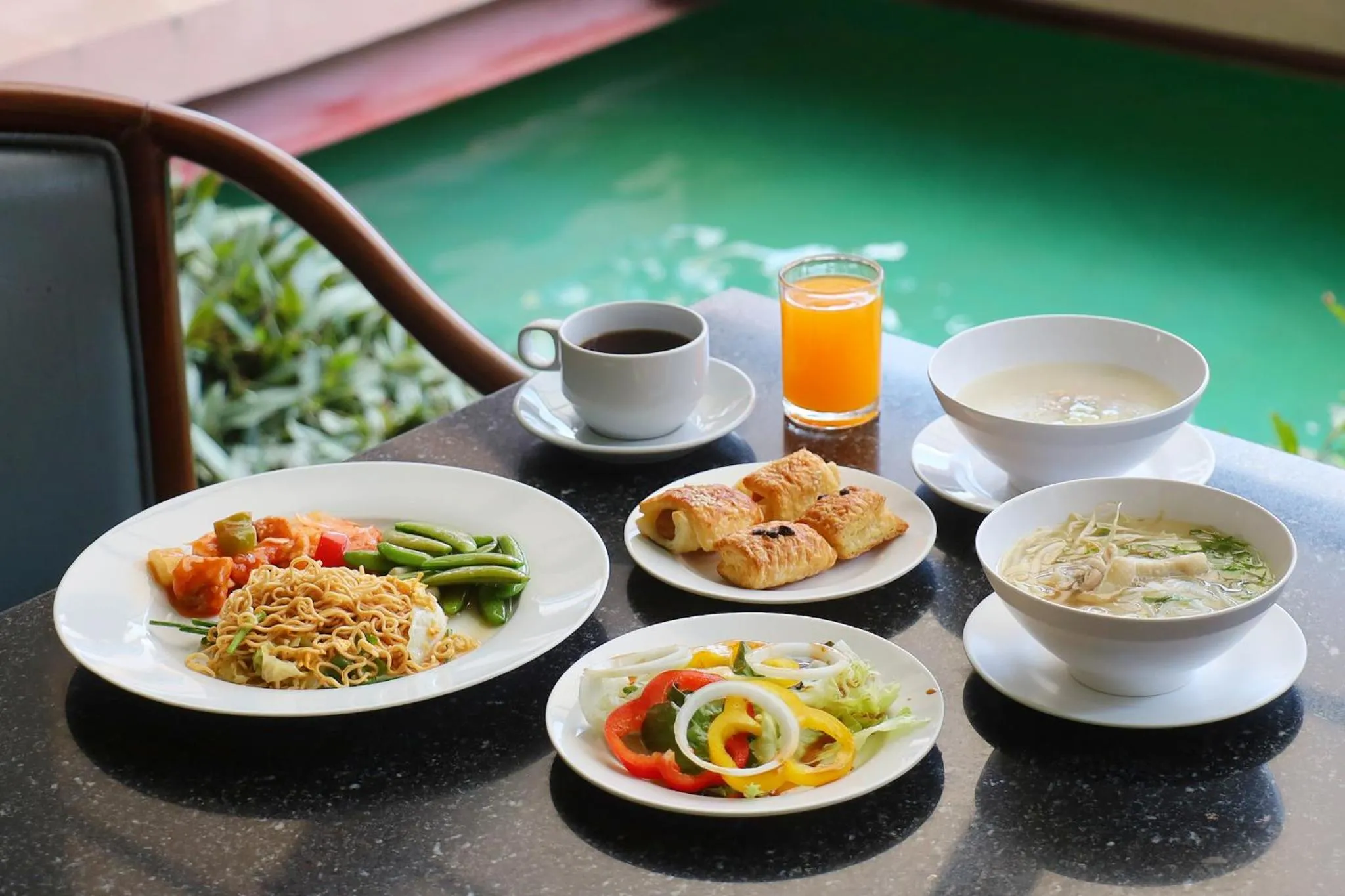Breakfast in Eastern Grand Palace