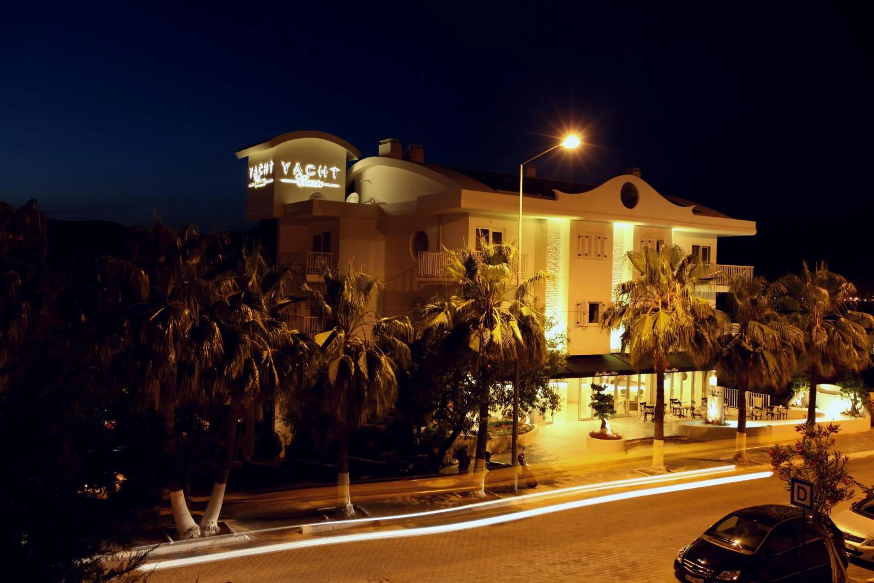 Facade/entrance in Yacht Classic Hotel - Boutique Class