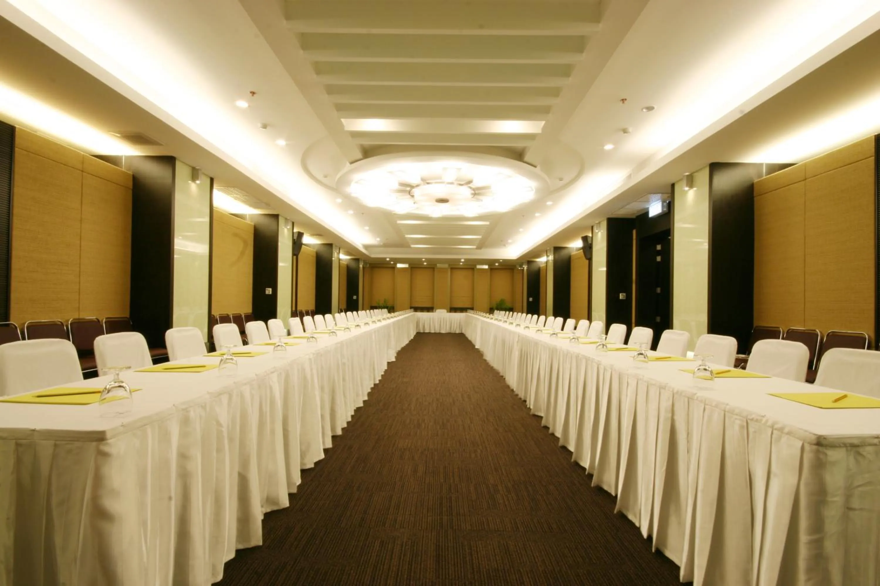 Banquet/Function facilities in Cape Racha Hotel