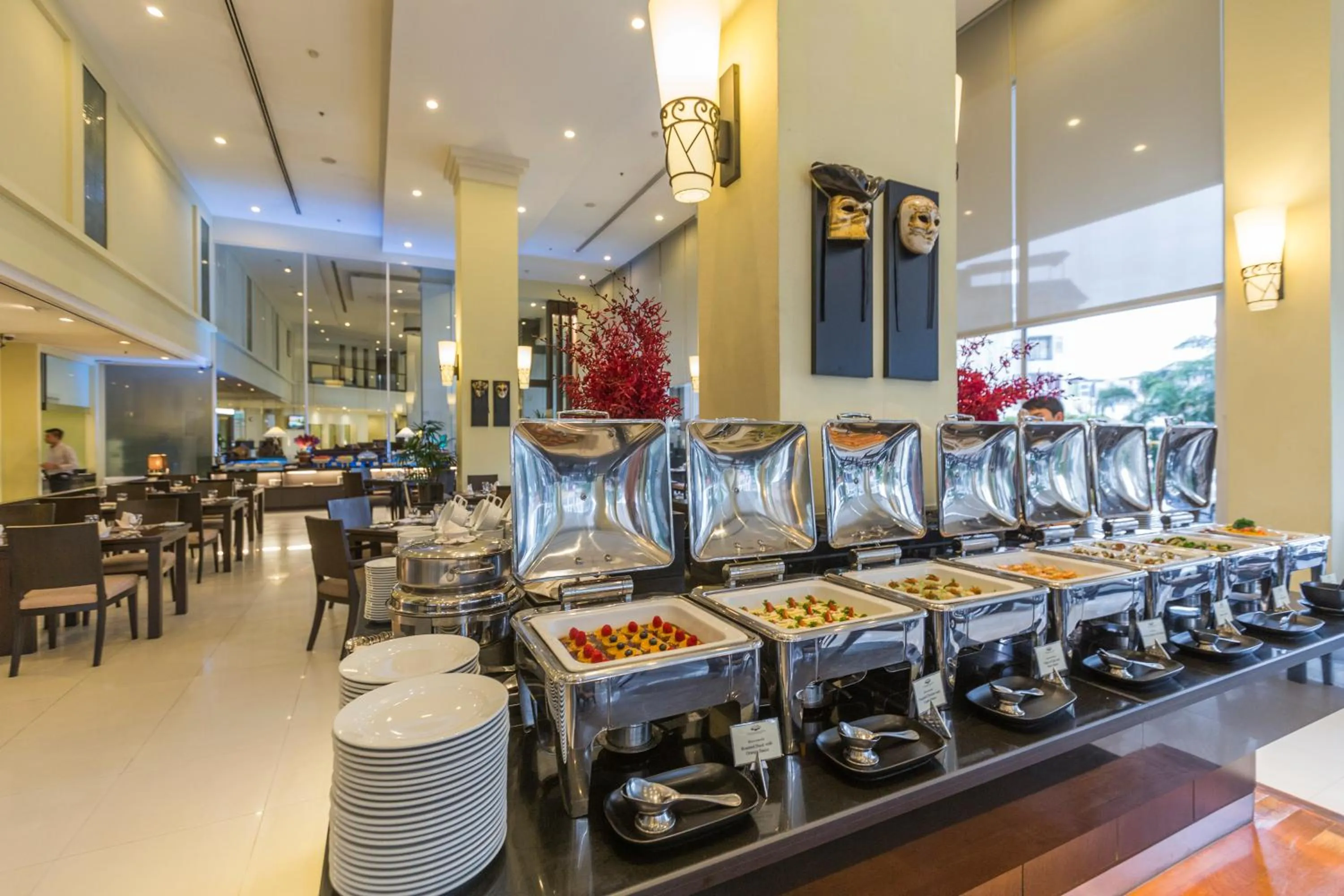 Restaurant/places to eat in Cape Racha Hotel