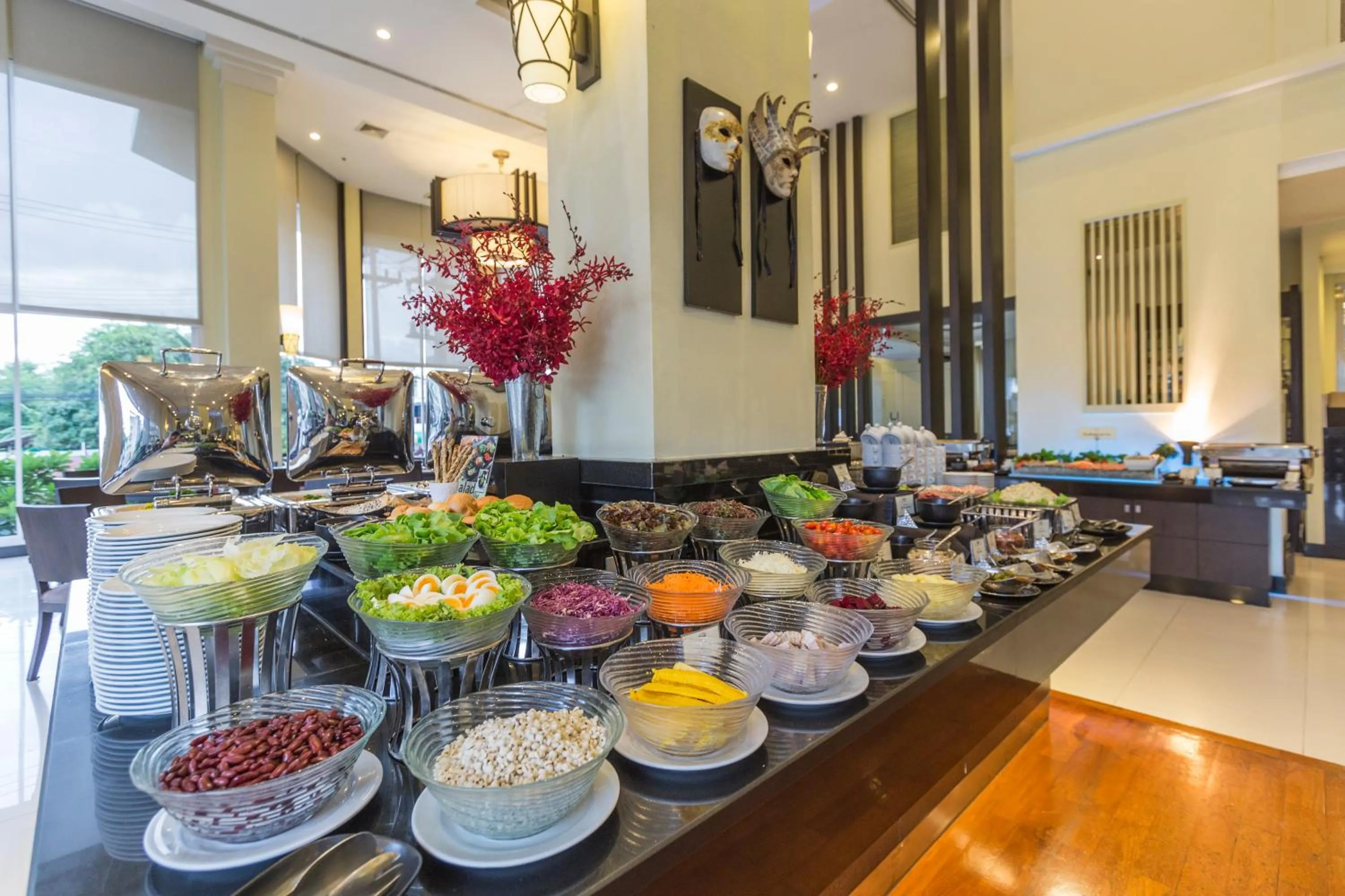 Restaurant/places to eat in Cape Racha Hotel