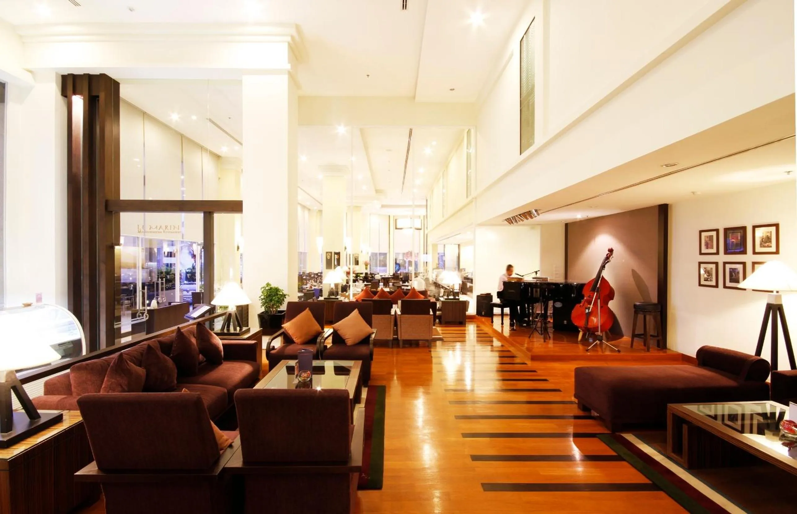 Lounge or bar in Cape Racha Hotel