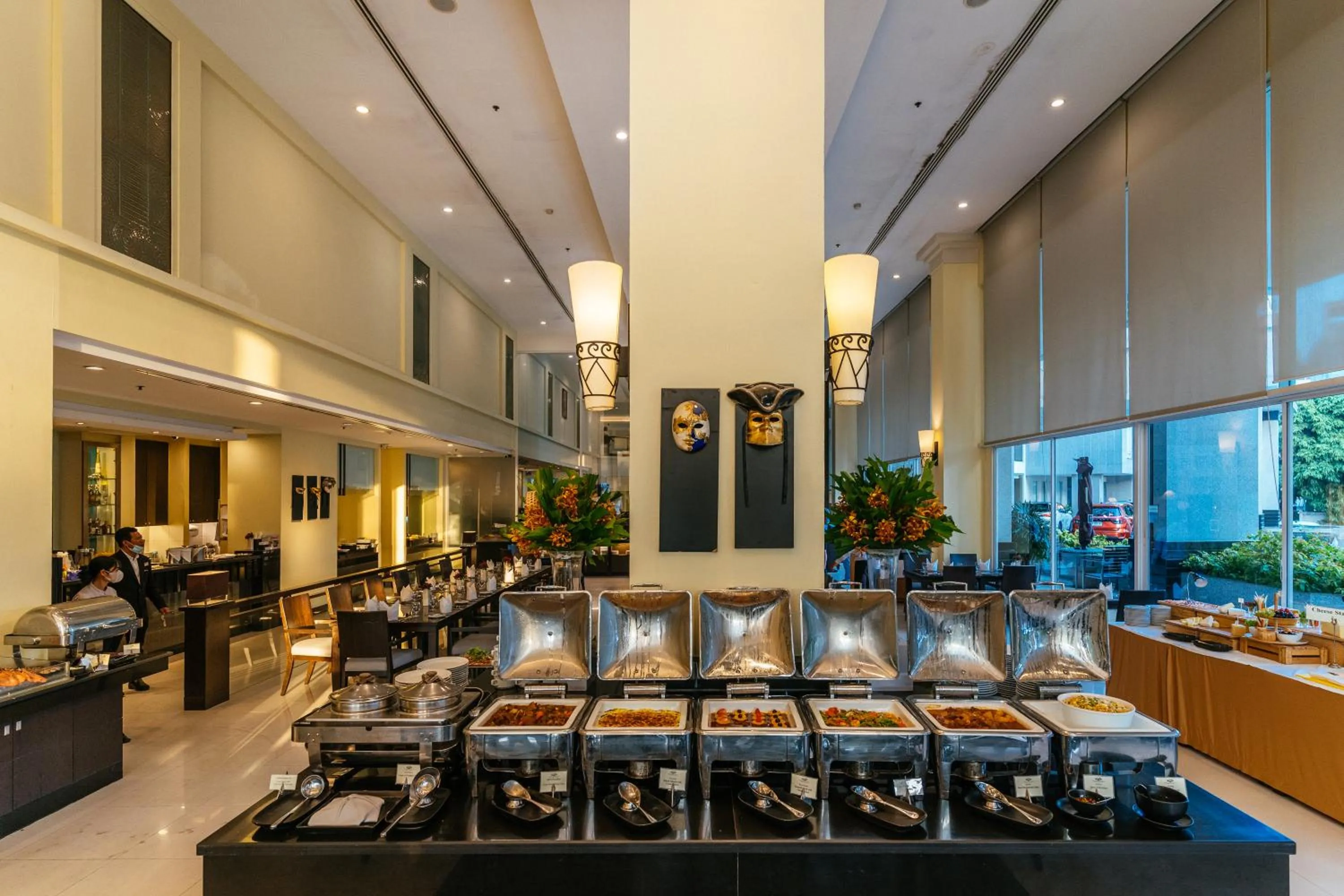 Restaurant/places to eat in Cape Racha Hotel