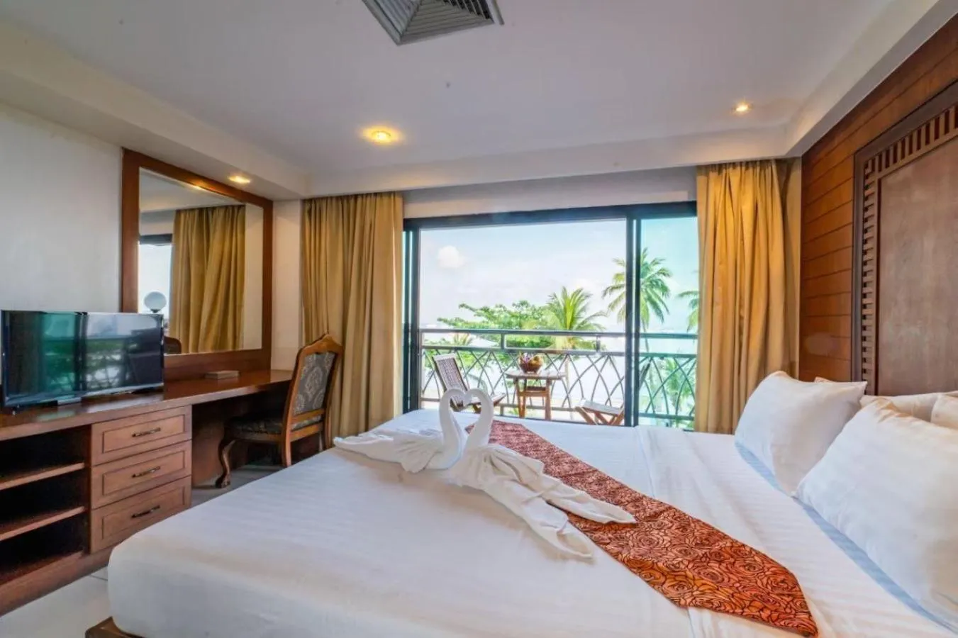 Bedroom, Bed in Baywalk Residence Pattaya