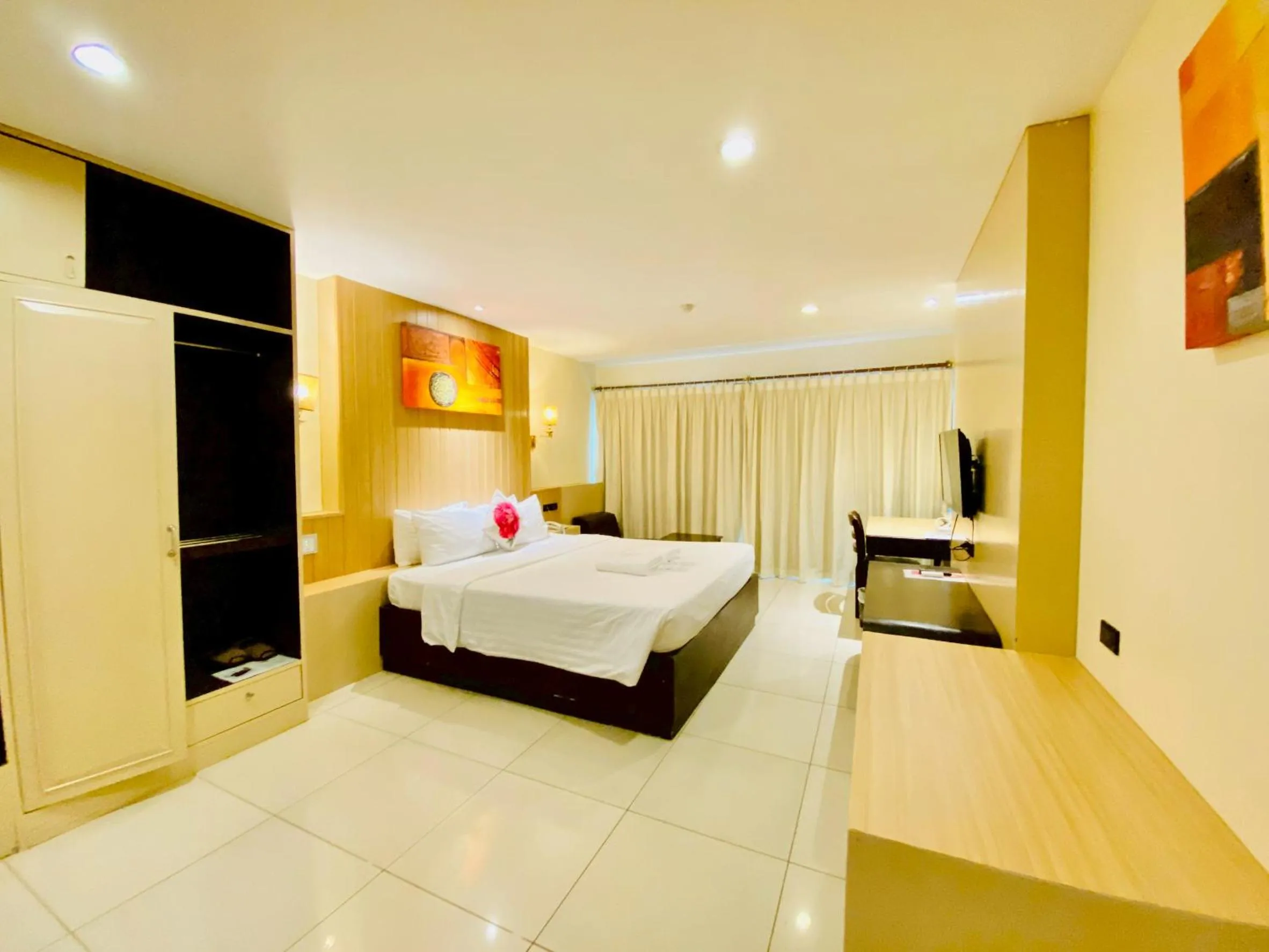 Bedroom, Bed in Baywalk Residence Pattaya