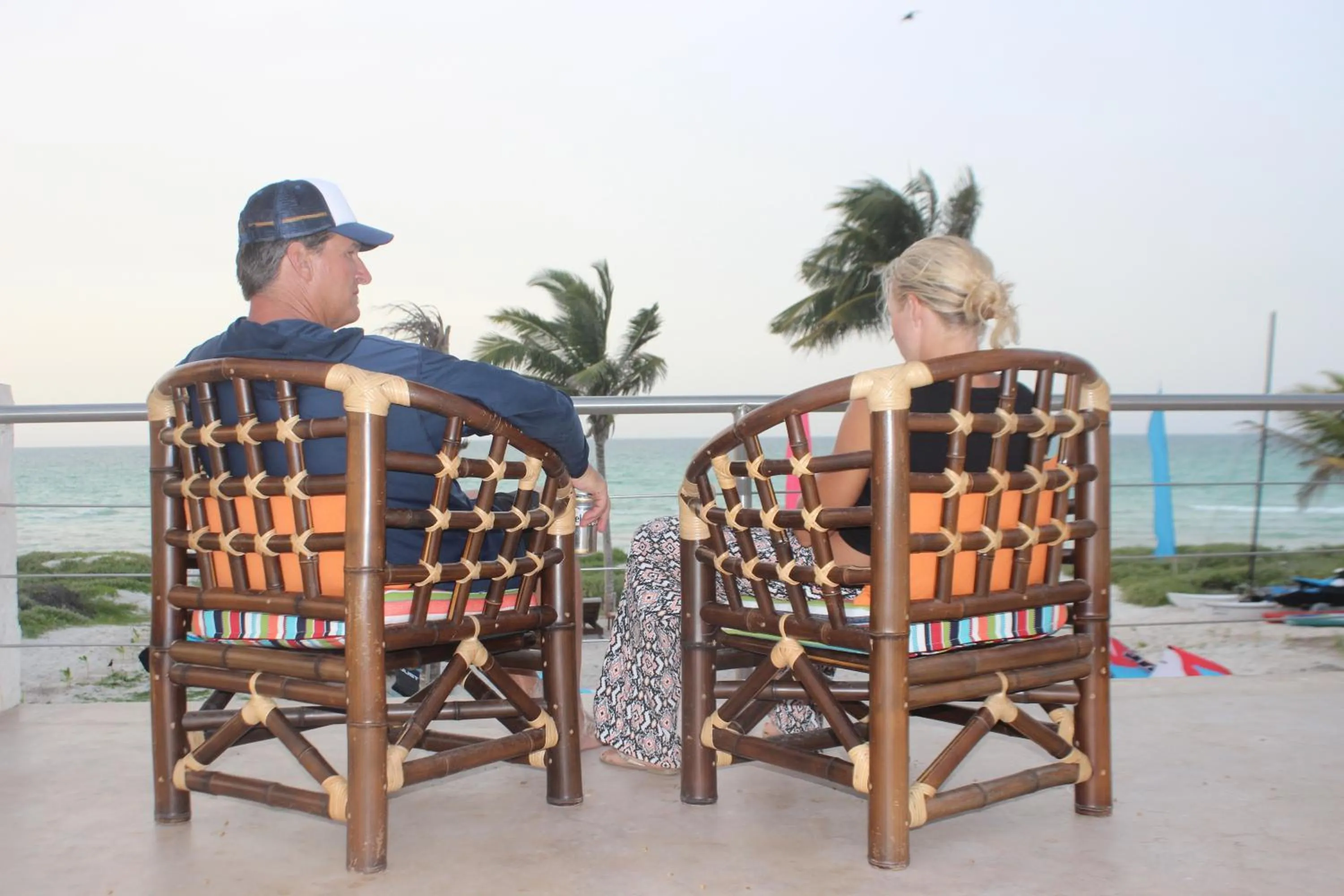 People in Hotel La Casa Cielo solo adultos