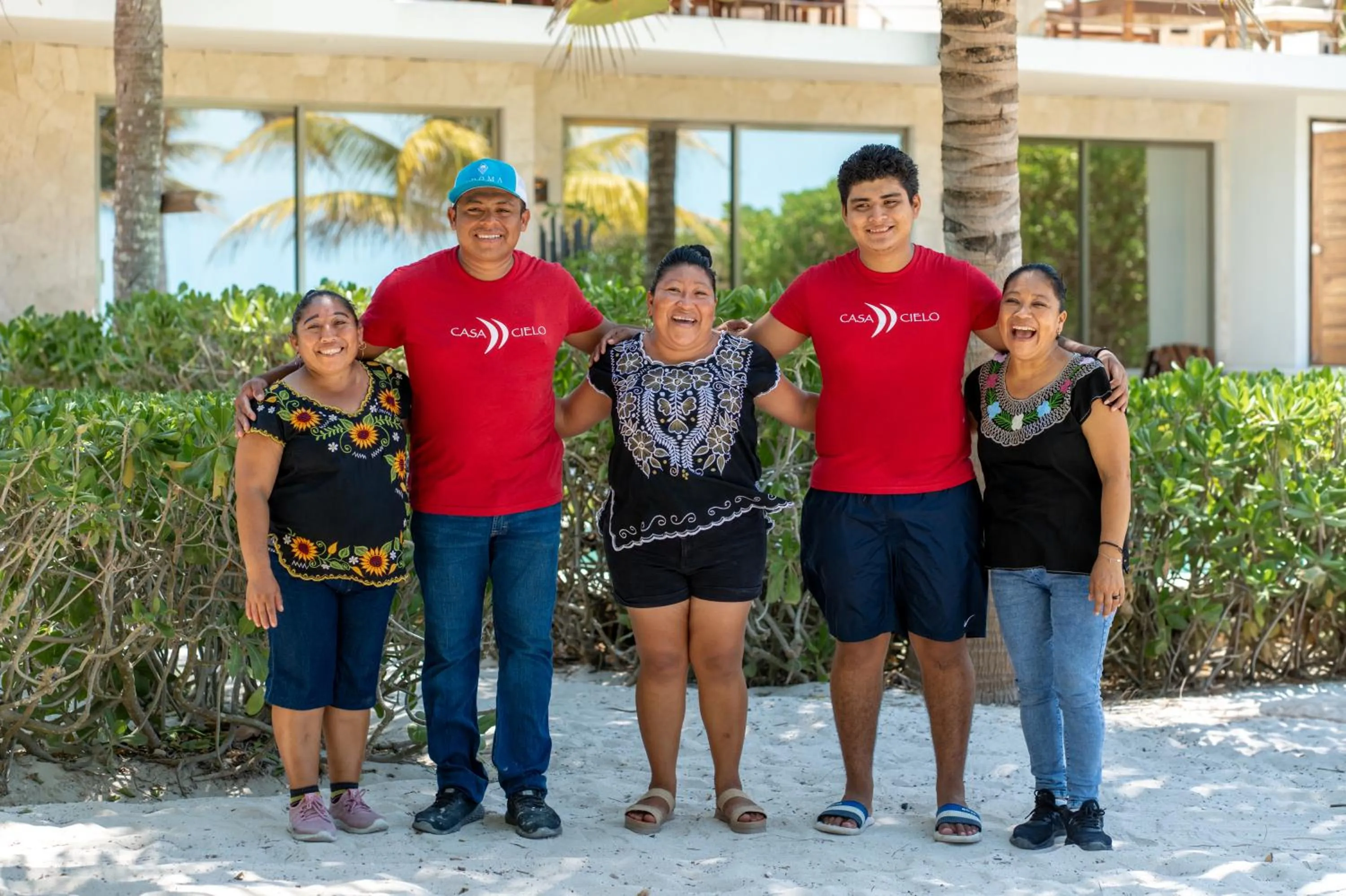 group of guests in Hotel La Casa Cielo solo adultos