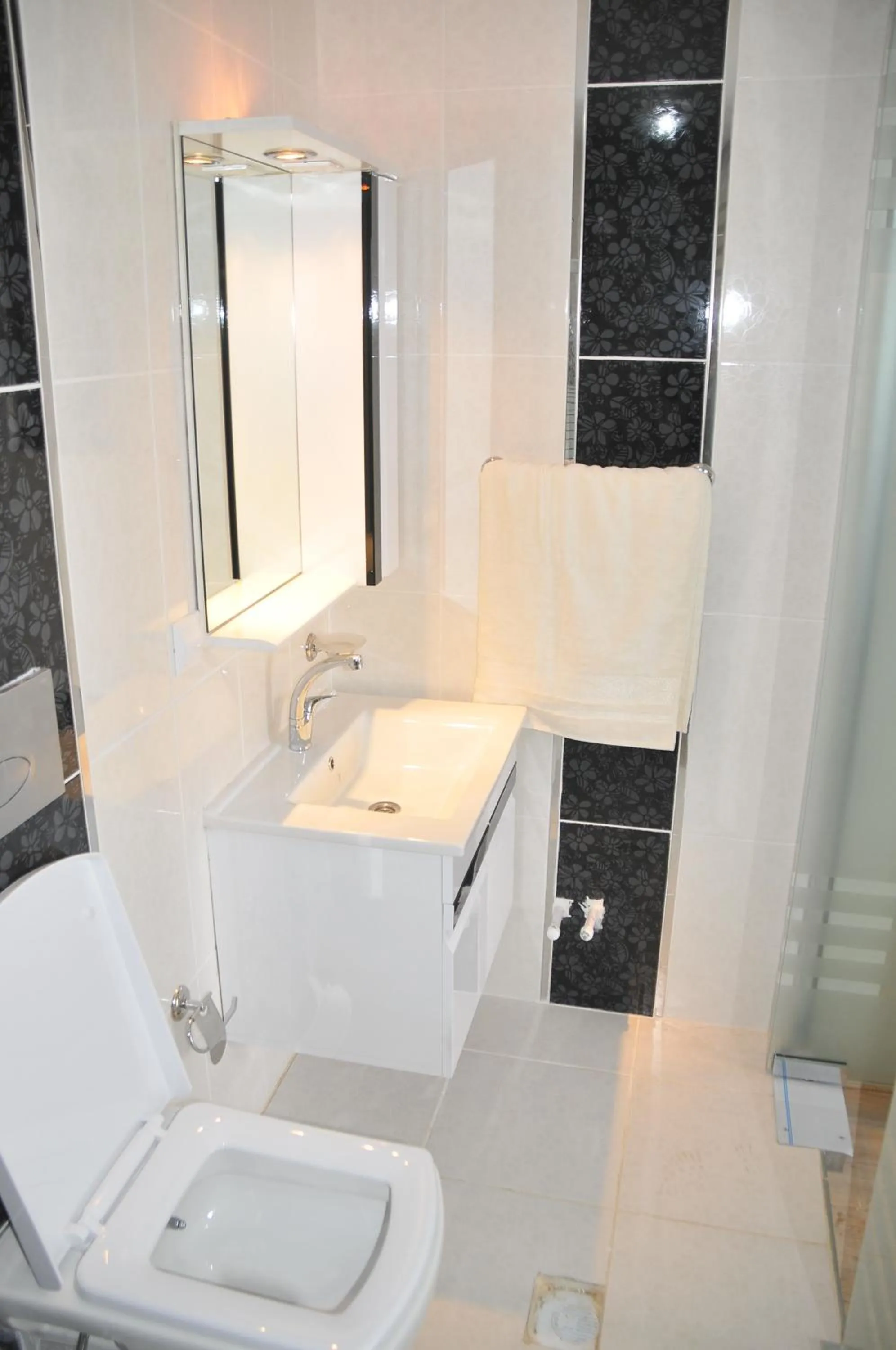 Shower in Hotel Goreme Sakura