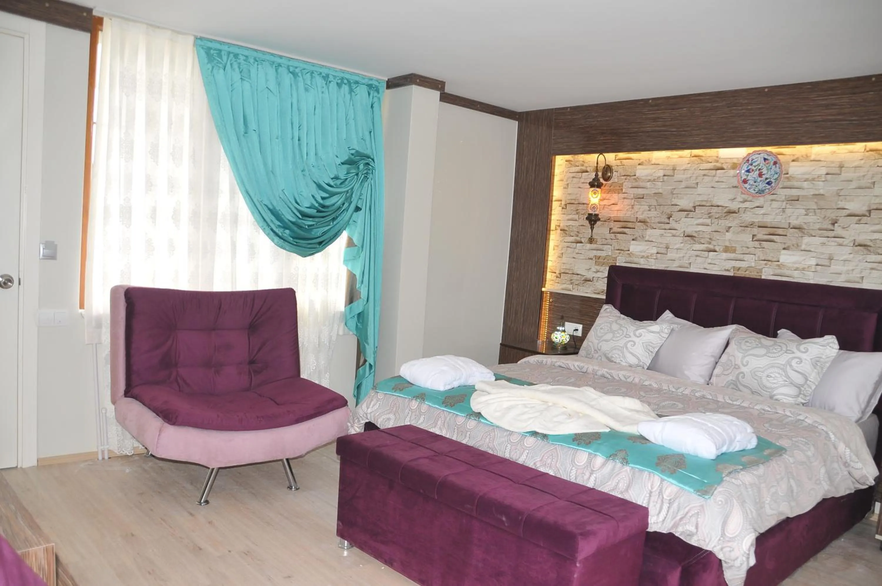 Summer, Bed in Hotel Goreme Sakura