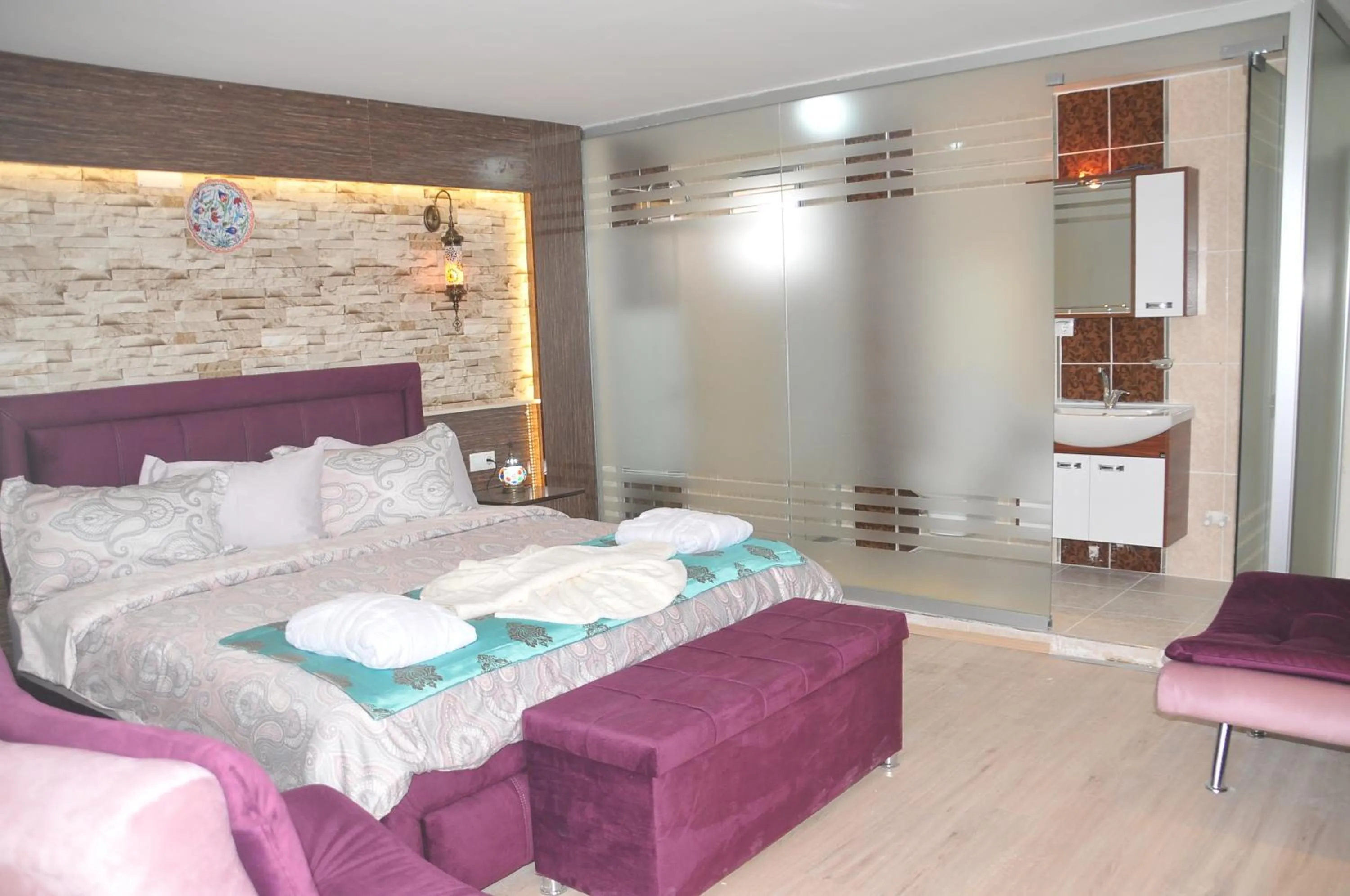 Shower, Bed in Hotel Goreme Sakura