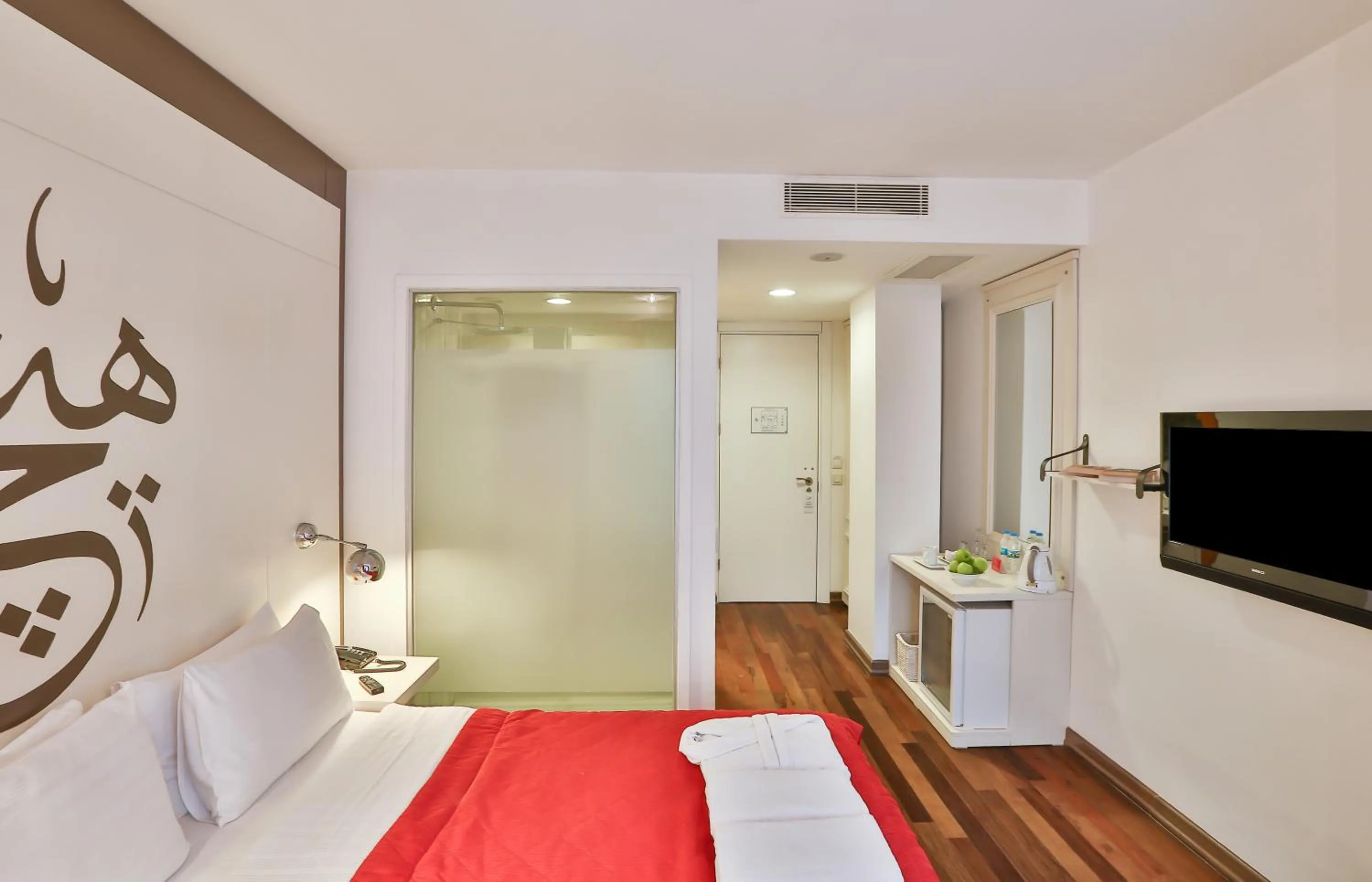 Photo of the whole room, Bed in Senatus Hotel - Special Class