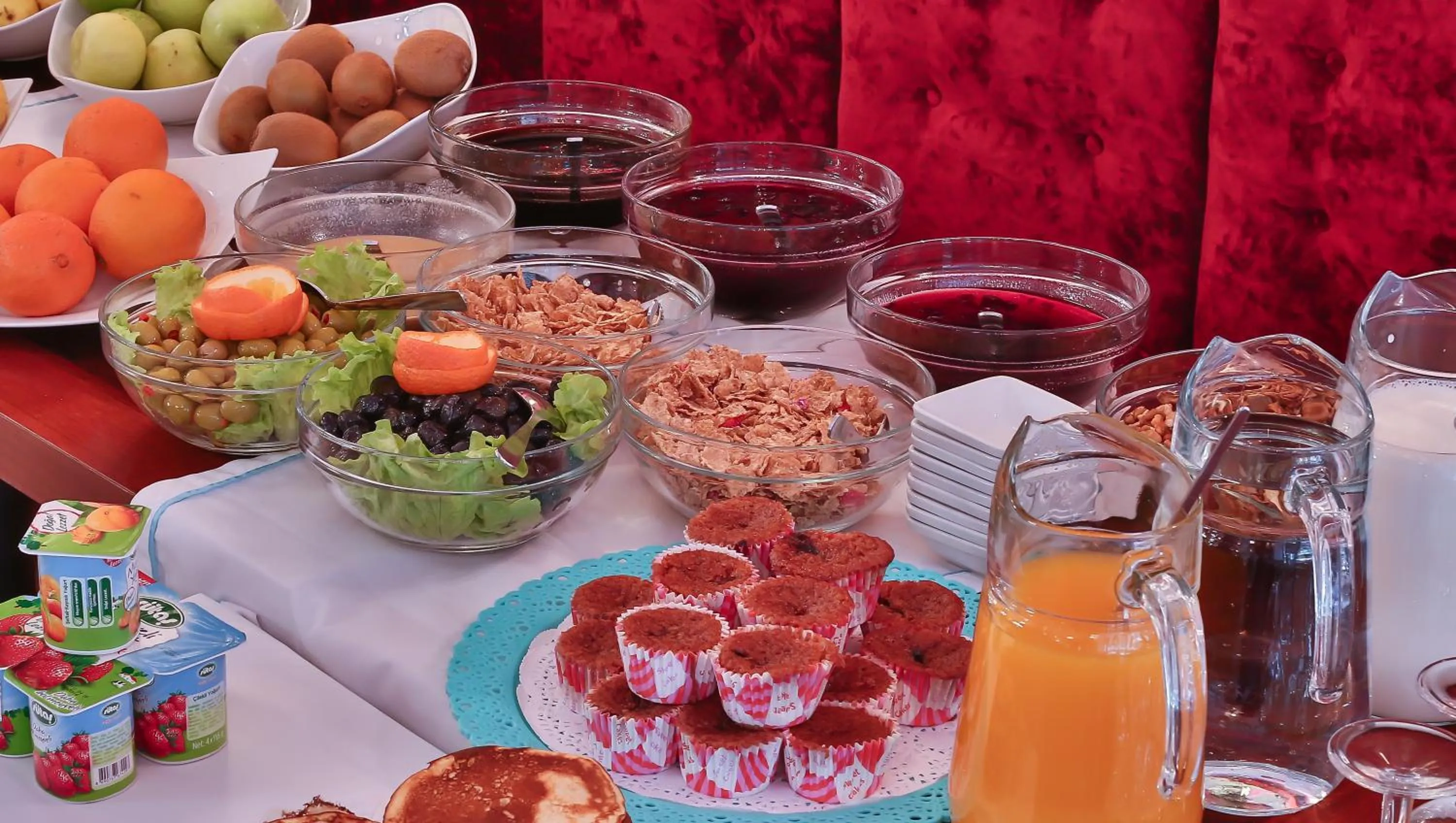 Buffet breakfast in Senatus Hotel - Special Class