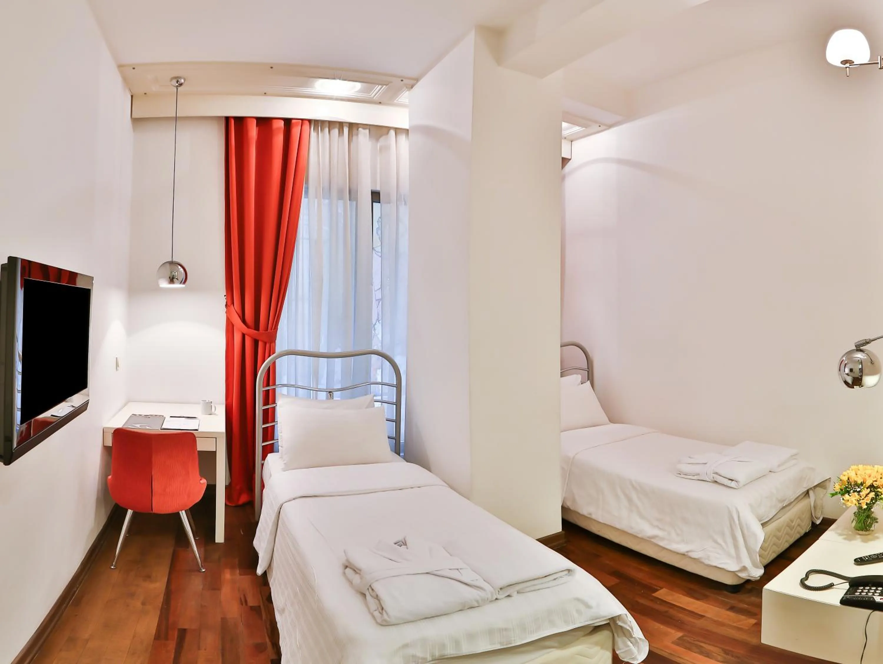 Photo of the whole room, Bed in Senatus Hotel - Special Class