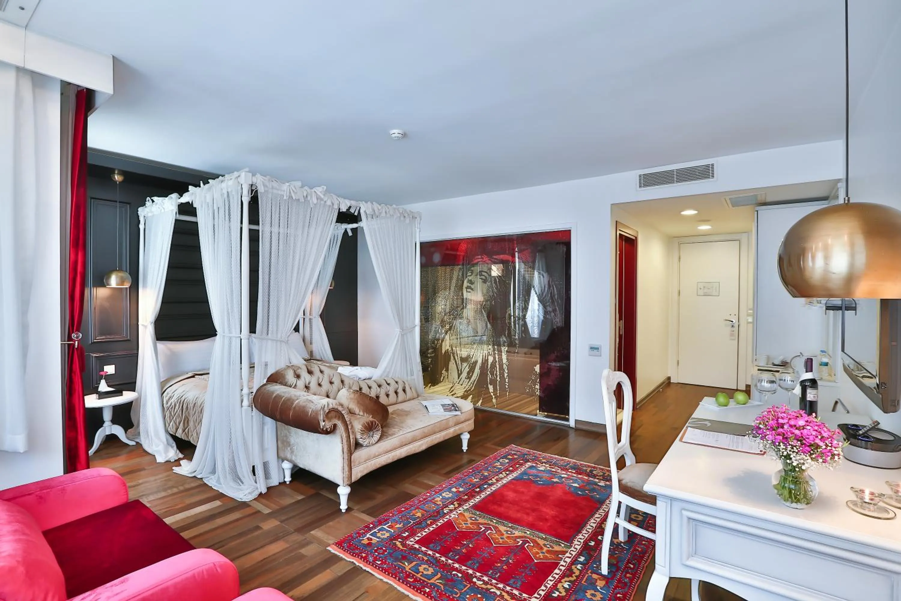 Photo of the whole room, Bed in Senatus Hotel - Special Class