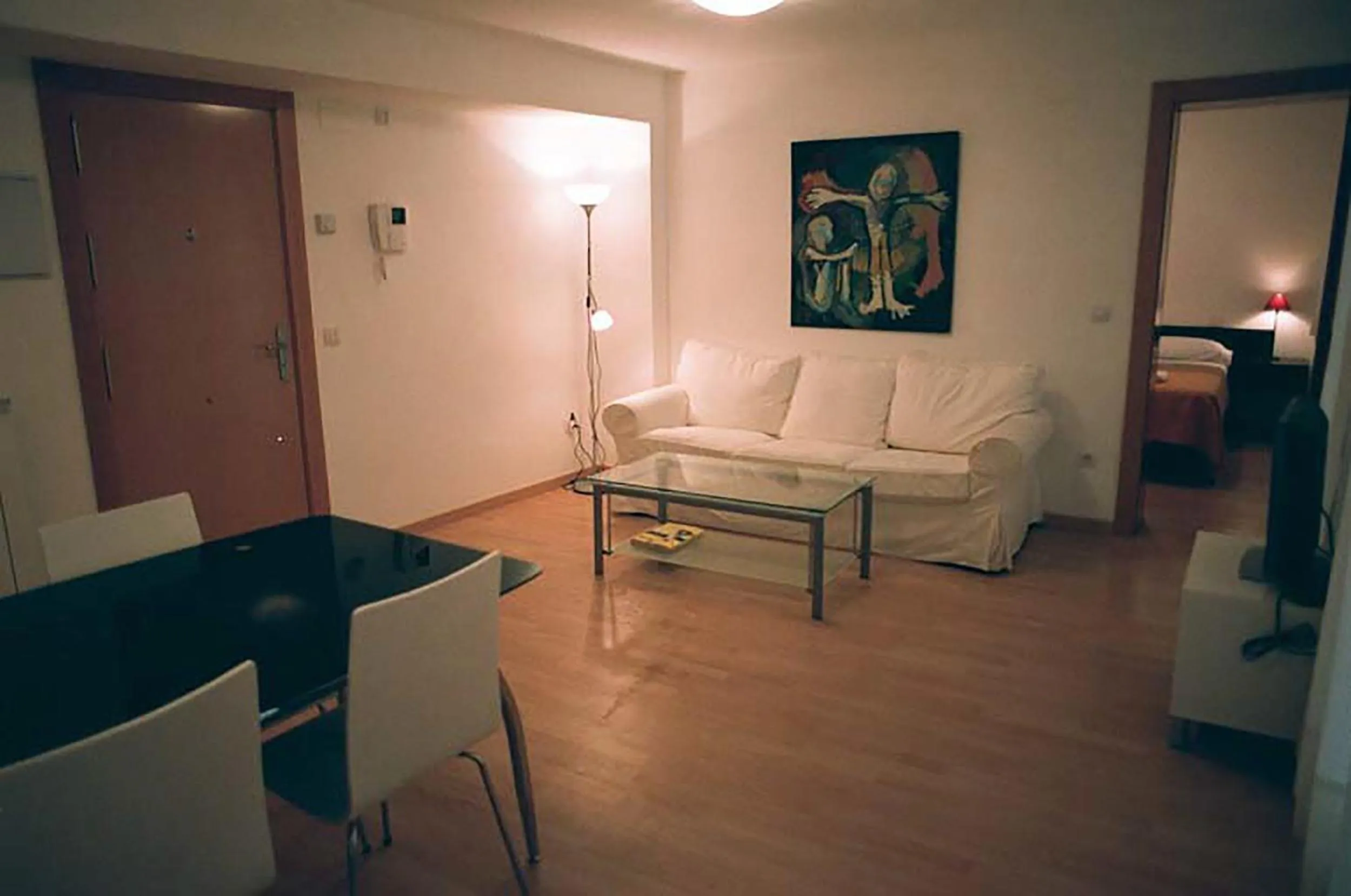 Dining area in Apartamentos Auhabitat Zaragoza, edificio de apartamentos turísticos