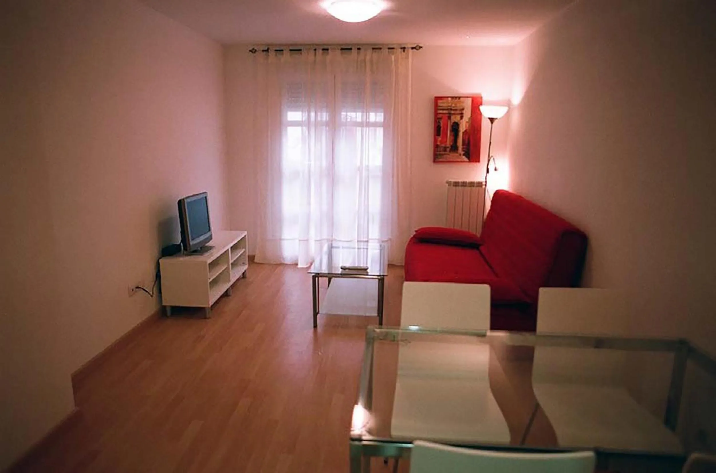 Dining area in Apartamentos Auhabitat Zaragoza, edificio de apartamentos turísticos