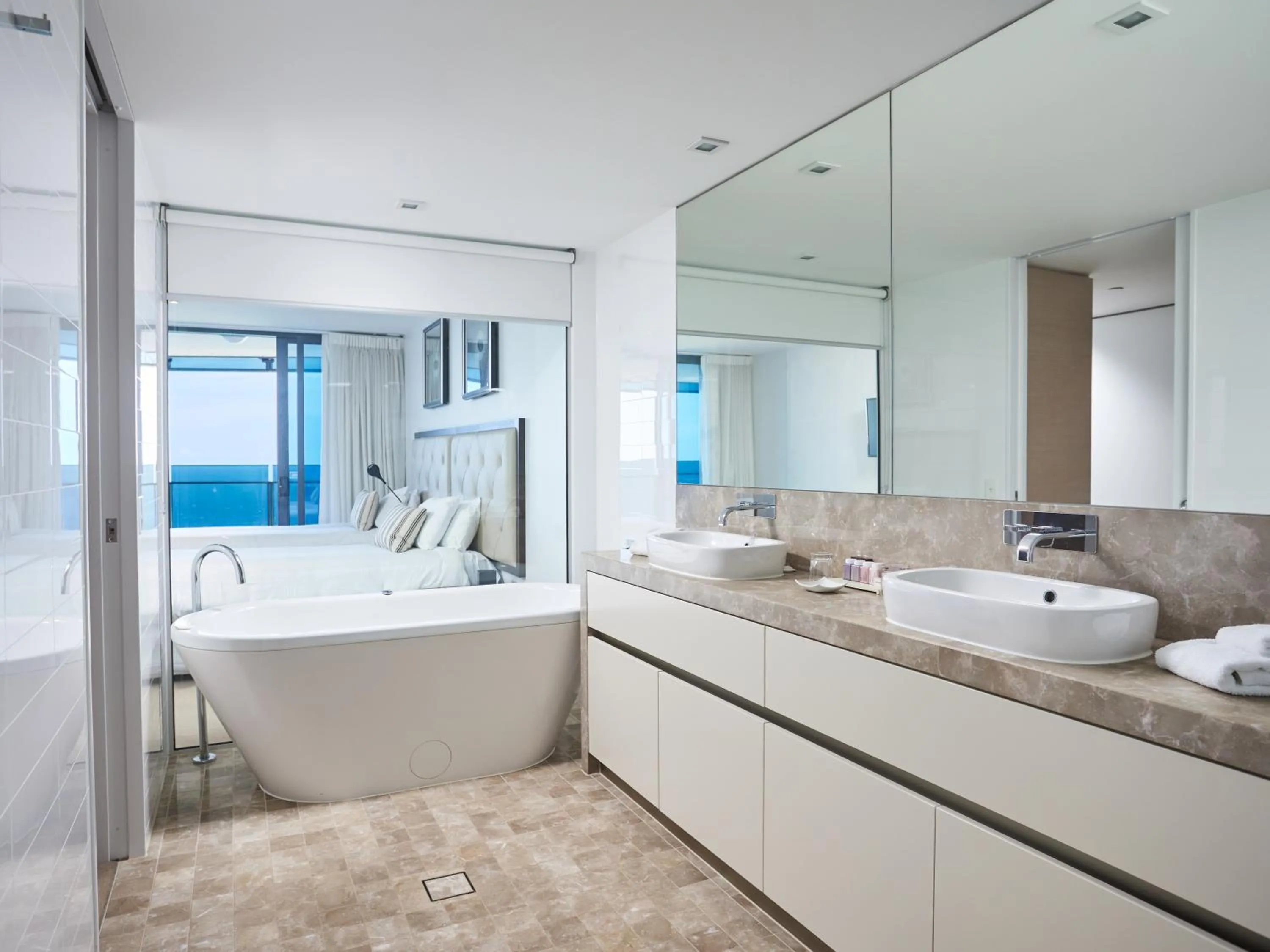 Bathroom in Soul Surfers Paradise - Gclr