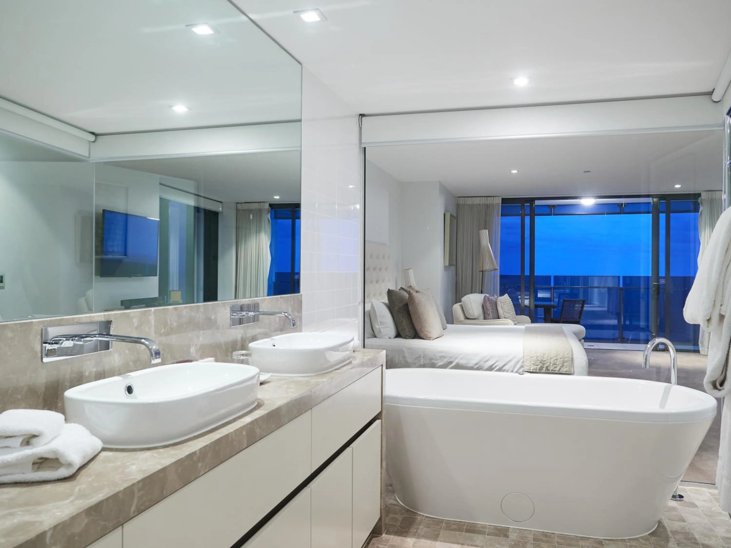 Bathroom in Soul Surfers Paradise - Gclr
