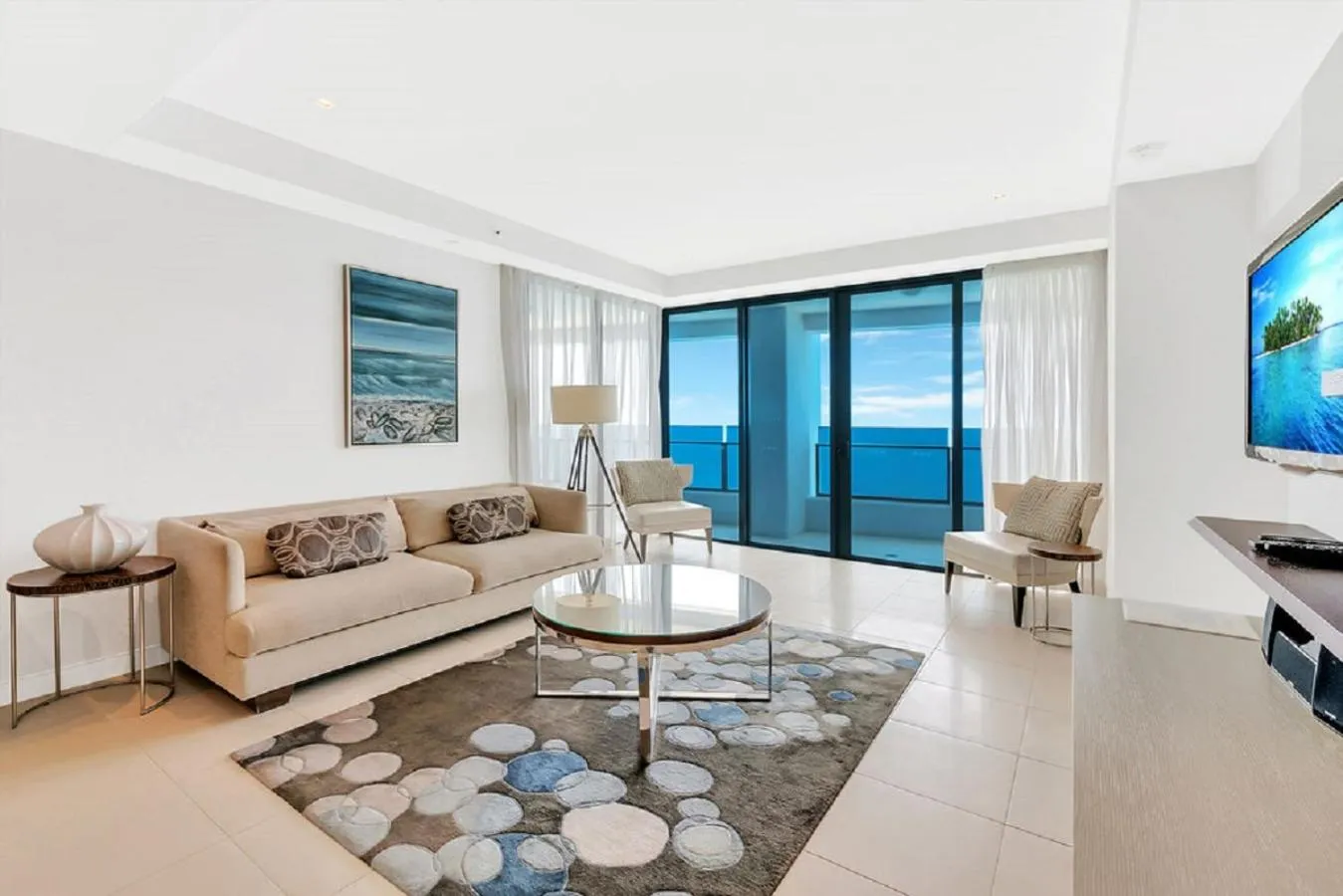 Photo of the whole room in Soul Surfers Paradise - Gclr