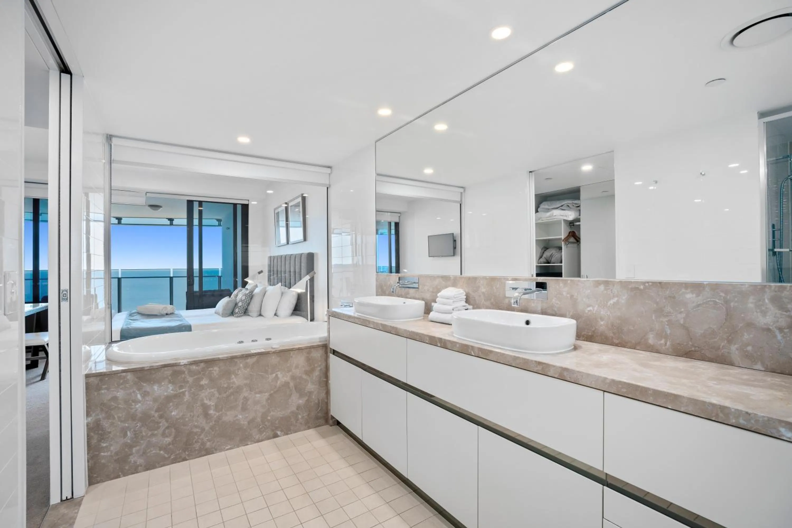 Bathroom in Soul Surfers Paradise - Gclr