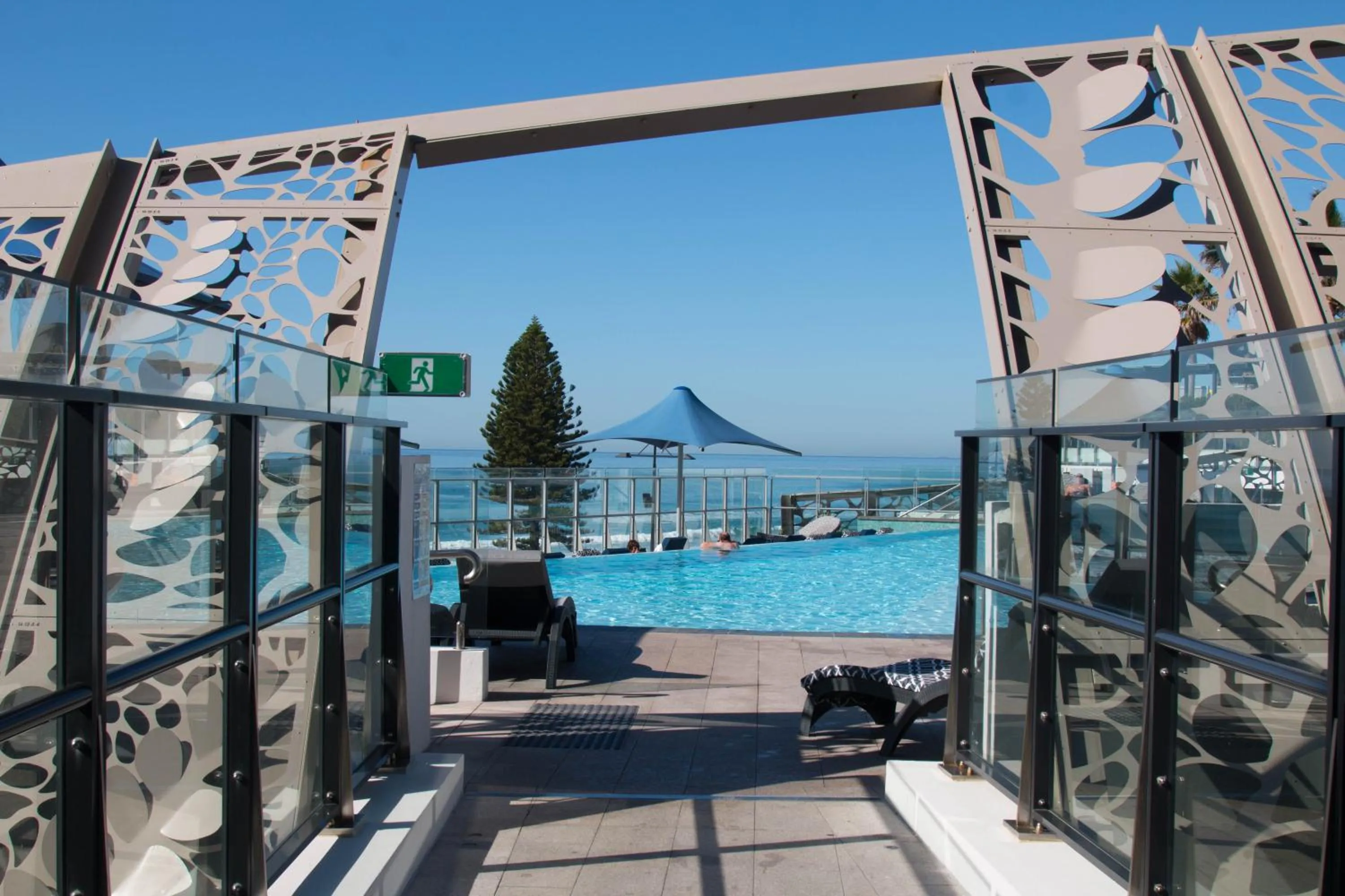 Swimming pool in Soul Surfers Paradise - Gclr