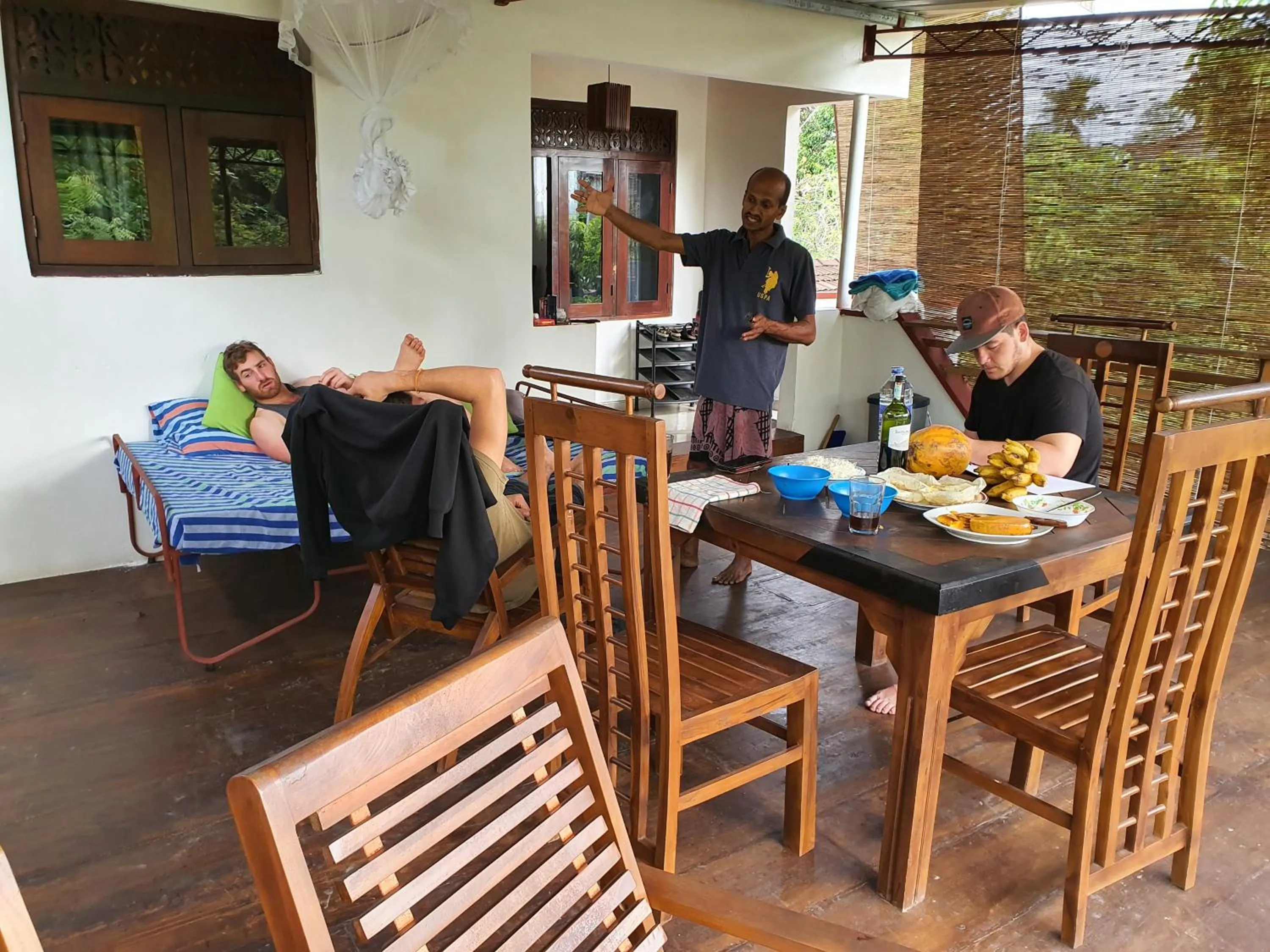 Restaurant/places to eat in Sana Guest