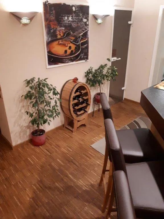 Restaurant/places to eat in Hotel Eigen