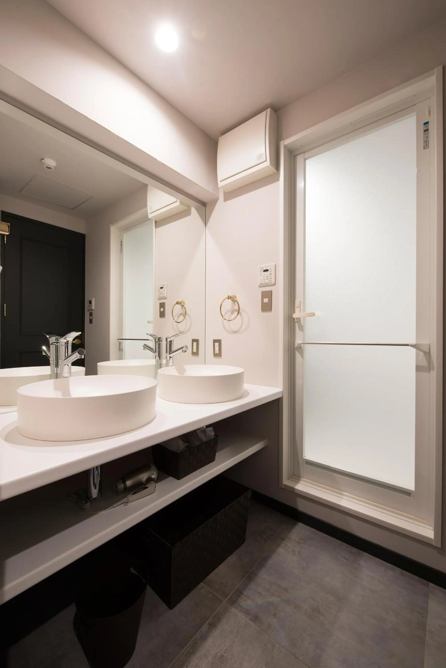 Shower in A Good Day Fukuoka Riverside