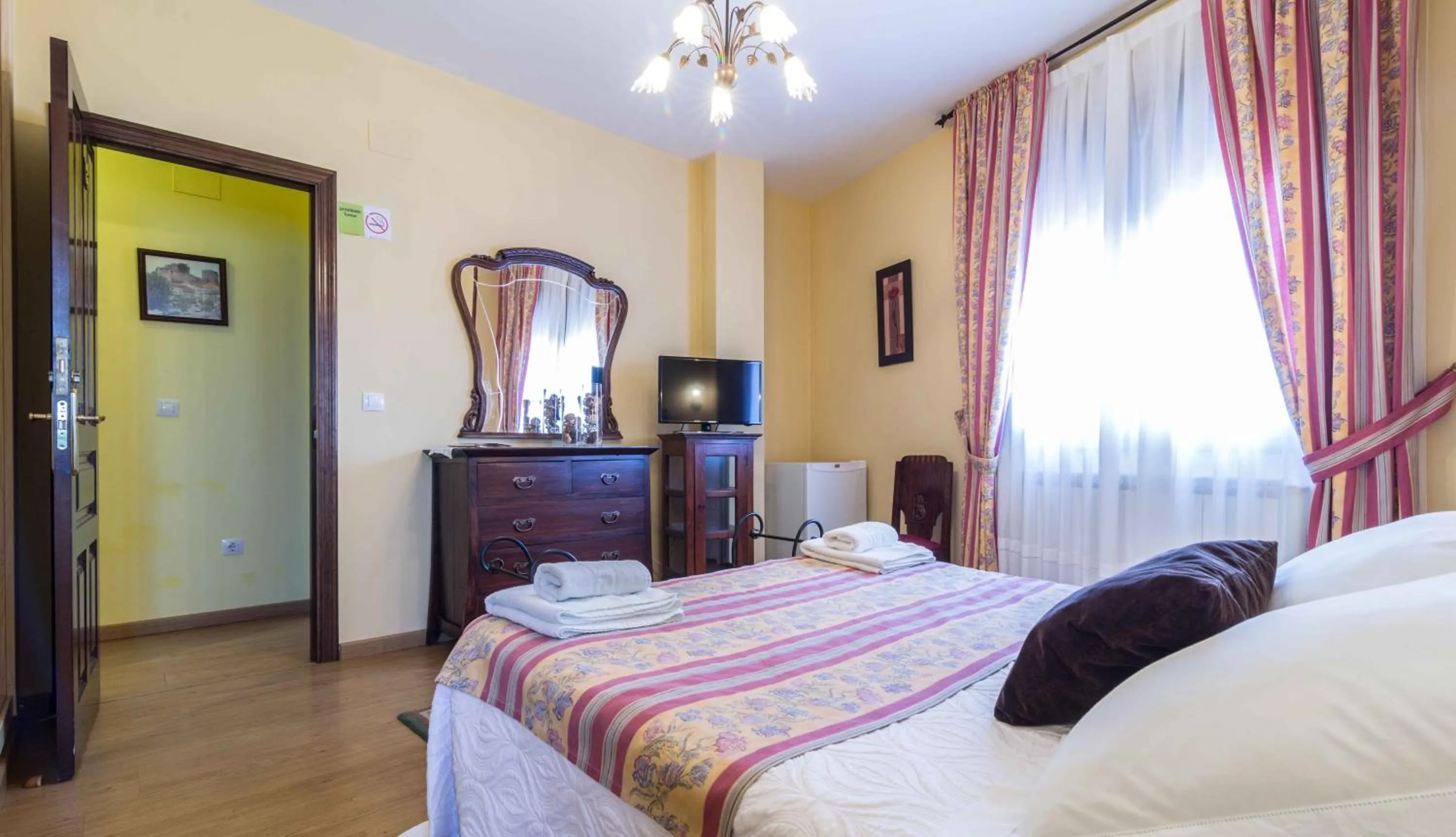 Photo of the whole room, Bed in Hotel Casa Reboiro