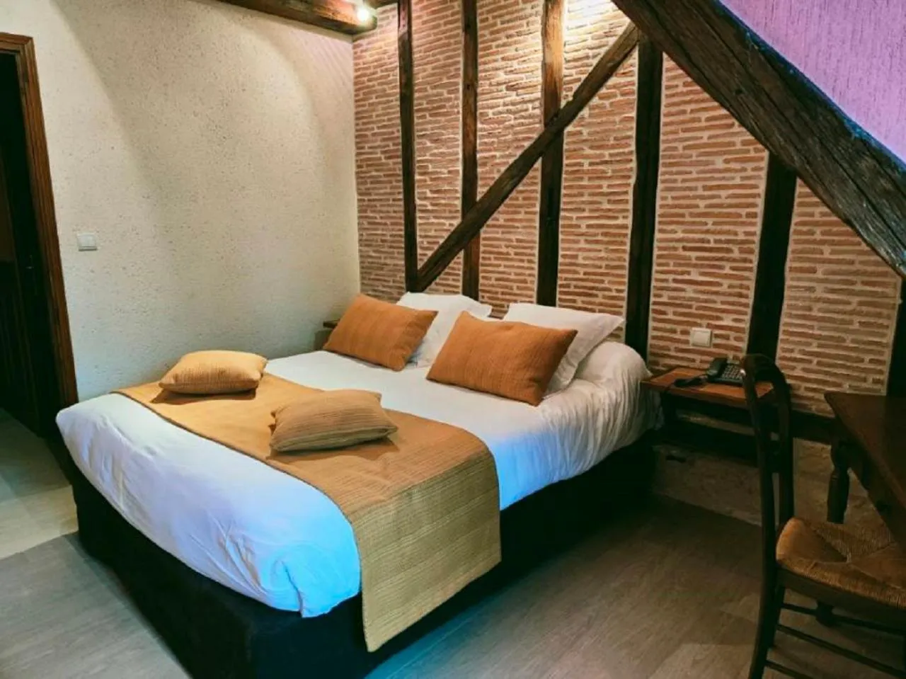 Shower, Bed in La Chaumière