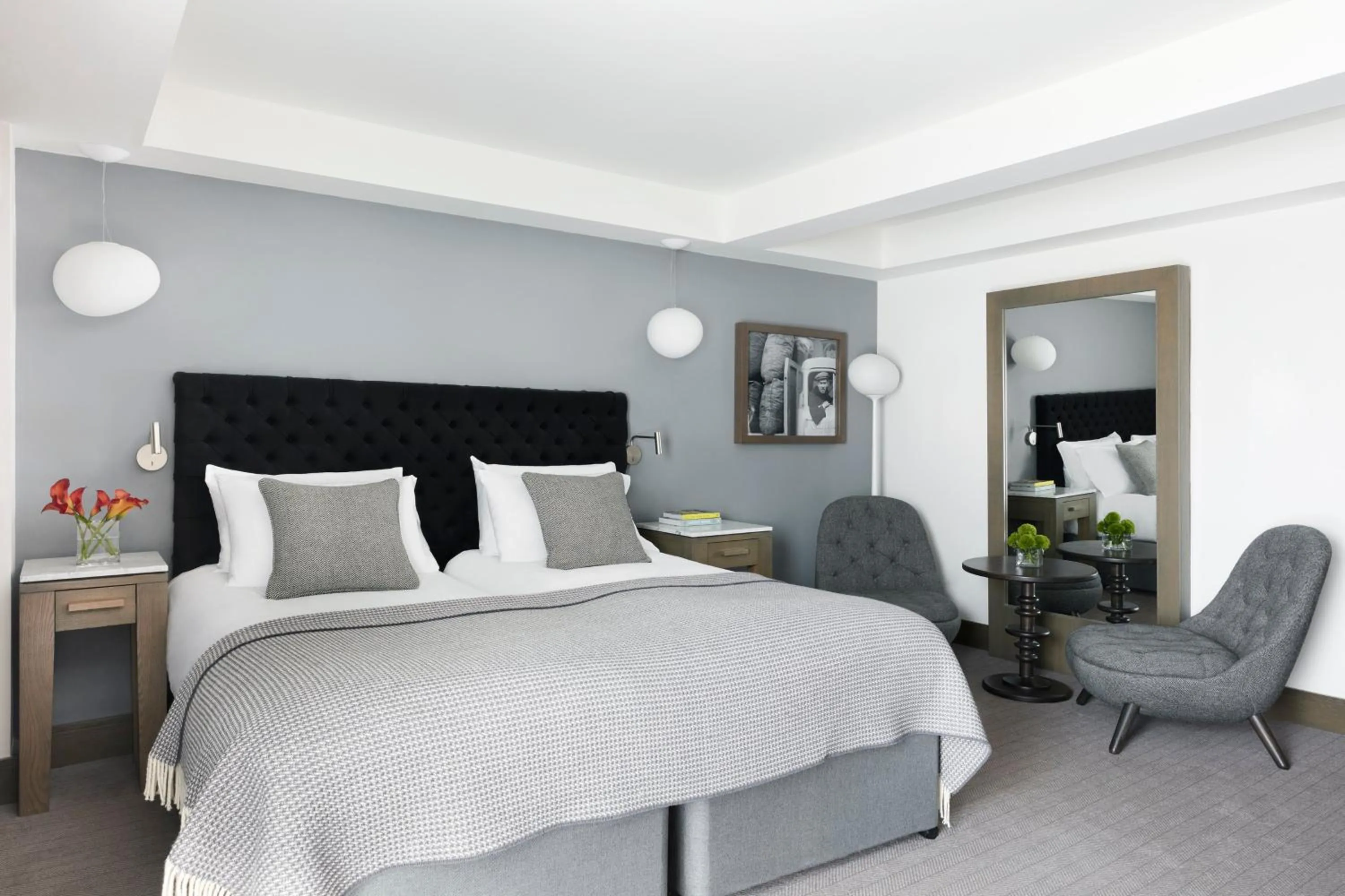 Photo of the whole room, Bed in Kimpton Blythswood Square Hotel & Spa by IHG