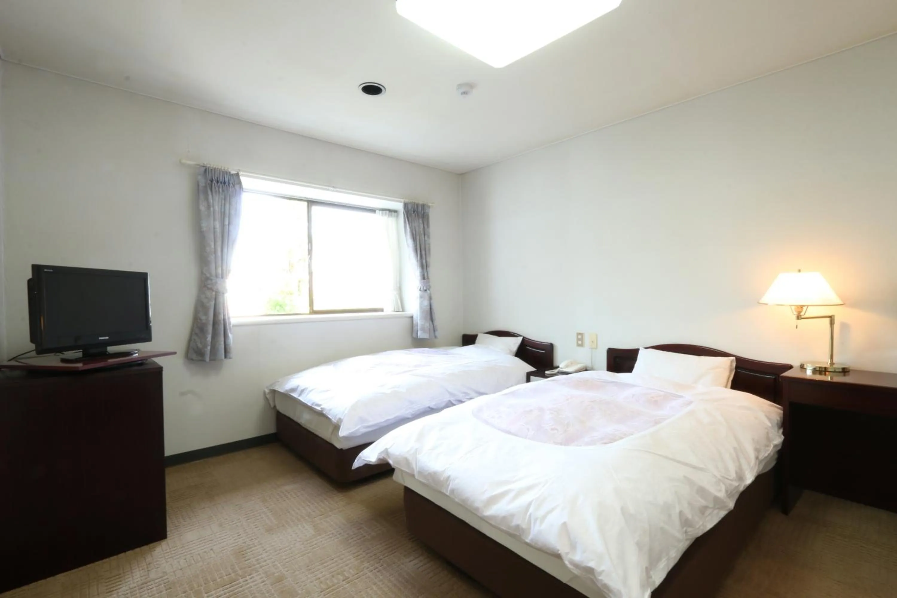 Photo of the whole room, Bed in Shunkouen