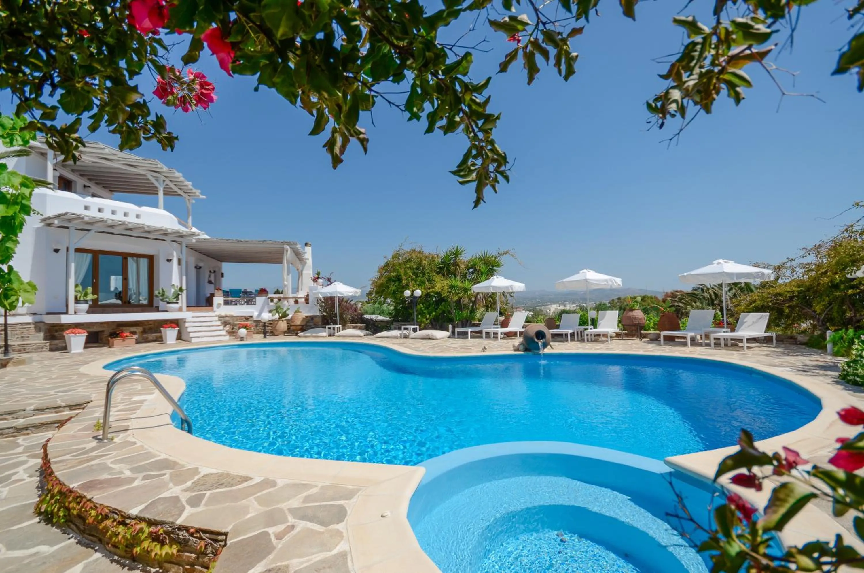 Property building in Villa Pari Manda