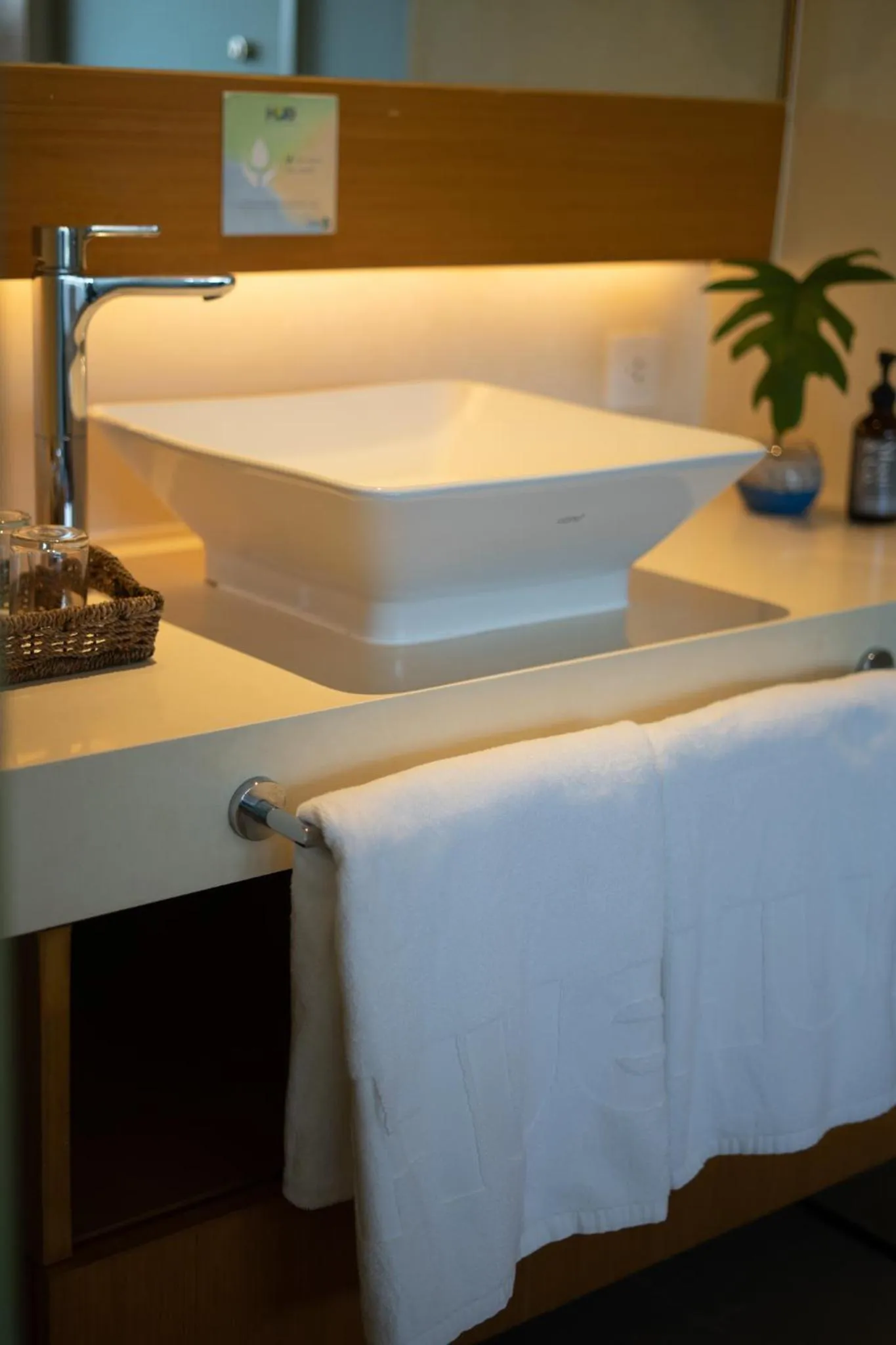 Bathroom, Bed in Hue Hotels and Resorts Boracay Managed by HII