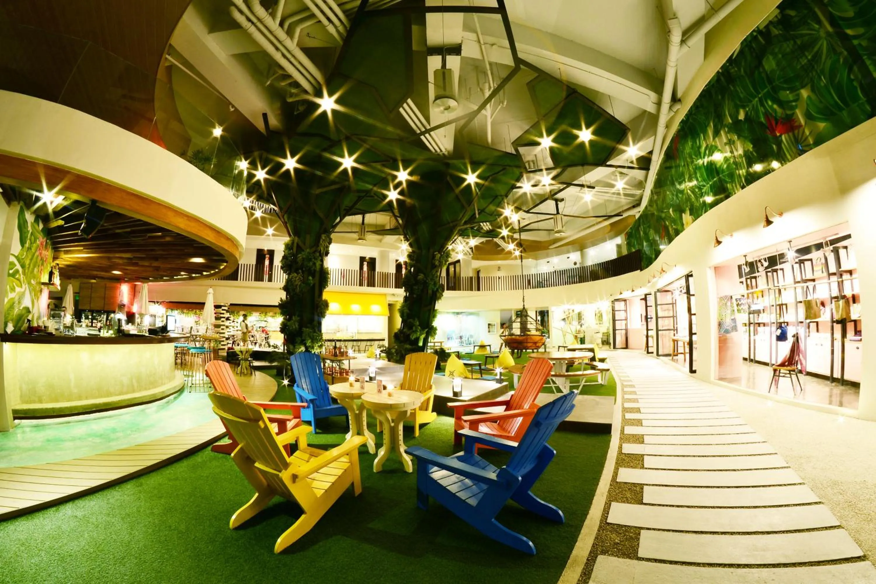 Restaurant/places to eat in Hue Hotels and Resorts Boracay Managed by HII