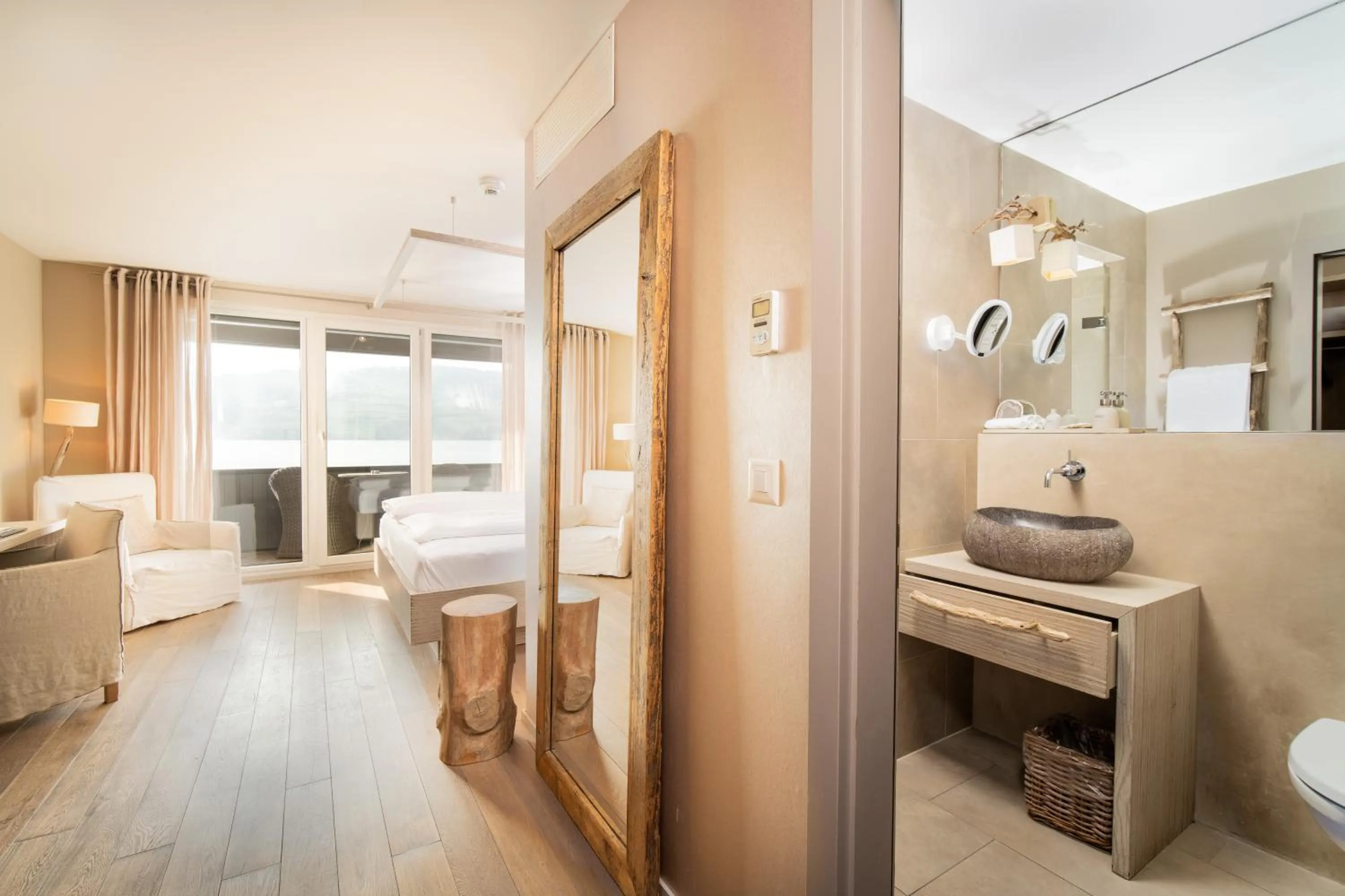 Bed in Seerose Resort & Spa