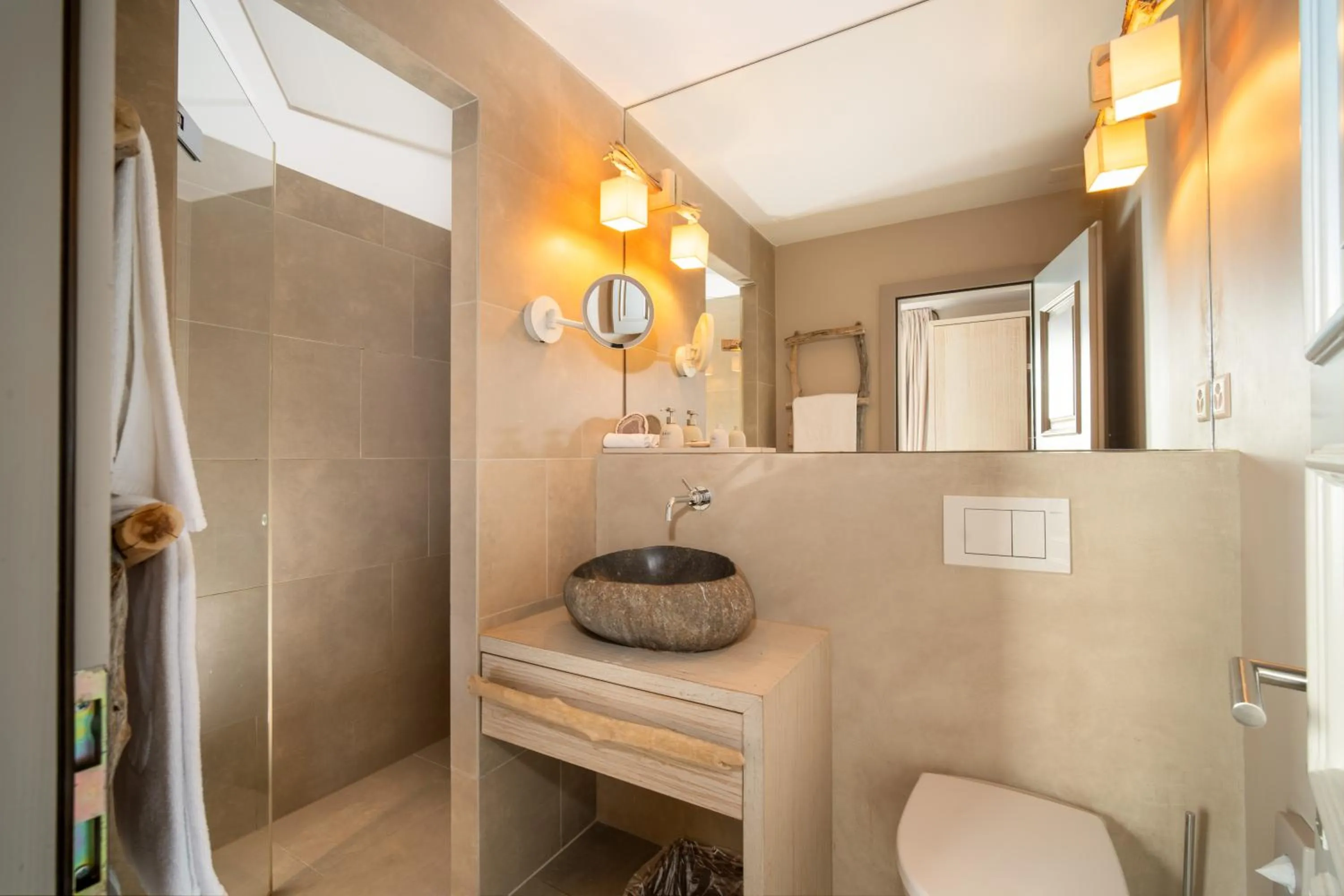 Shower in Seerose Resort & Spa