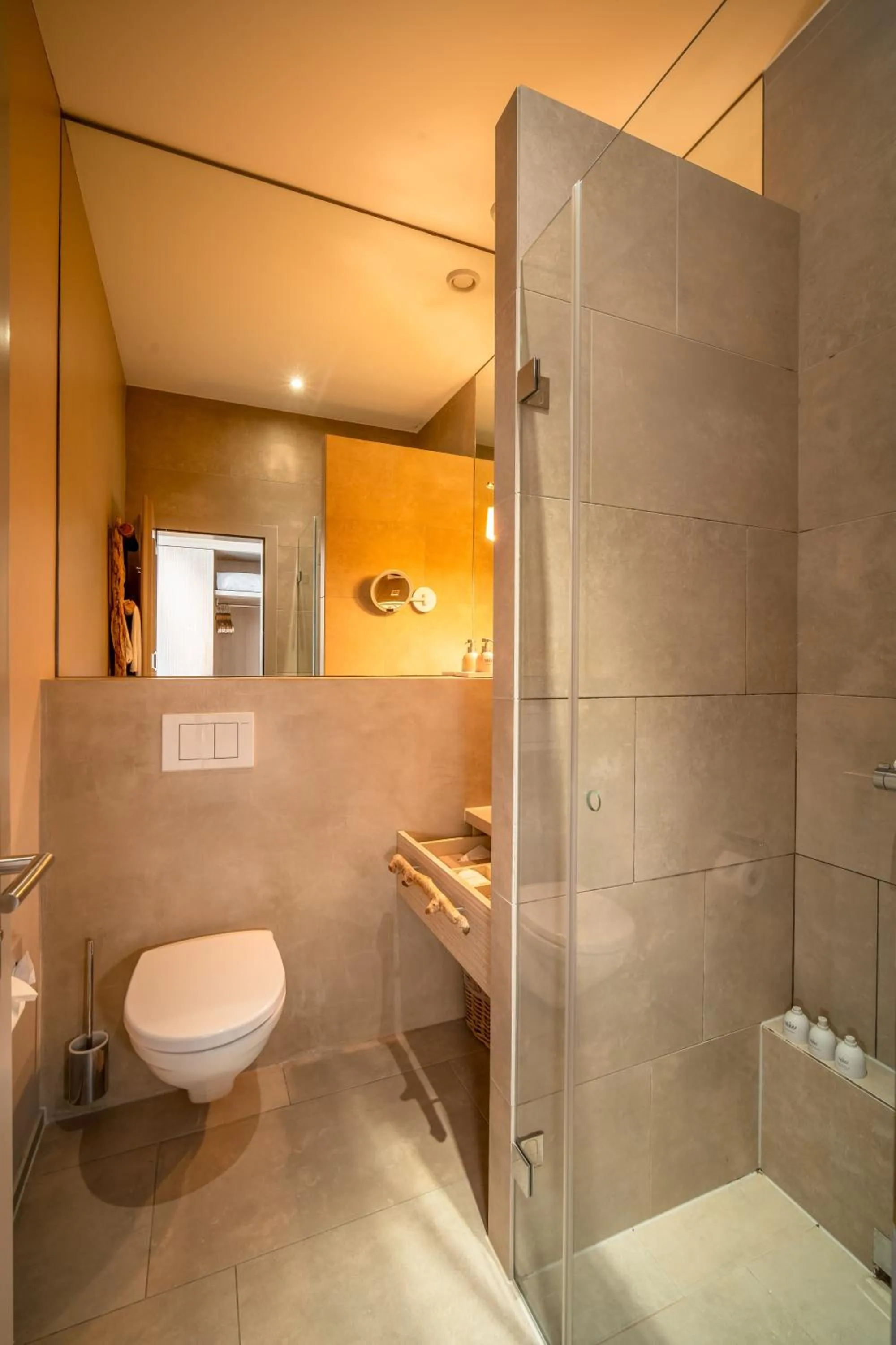 Shower in Seerose Resort & Spa