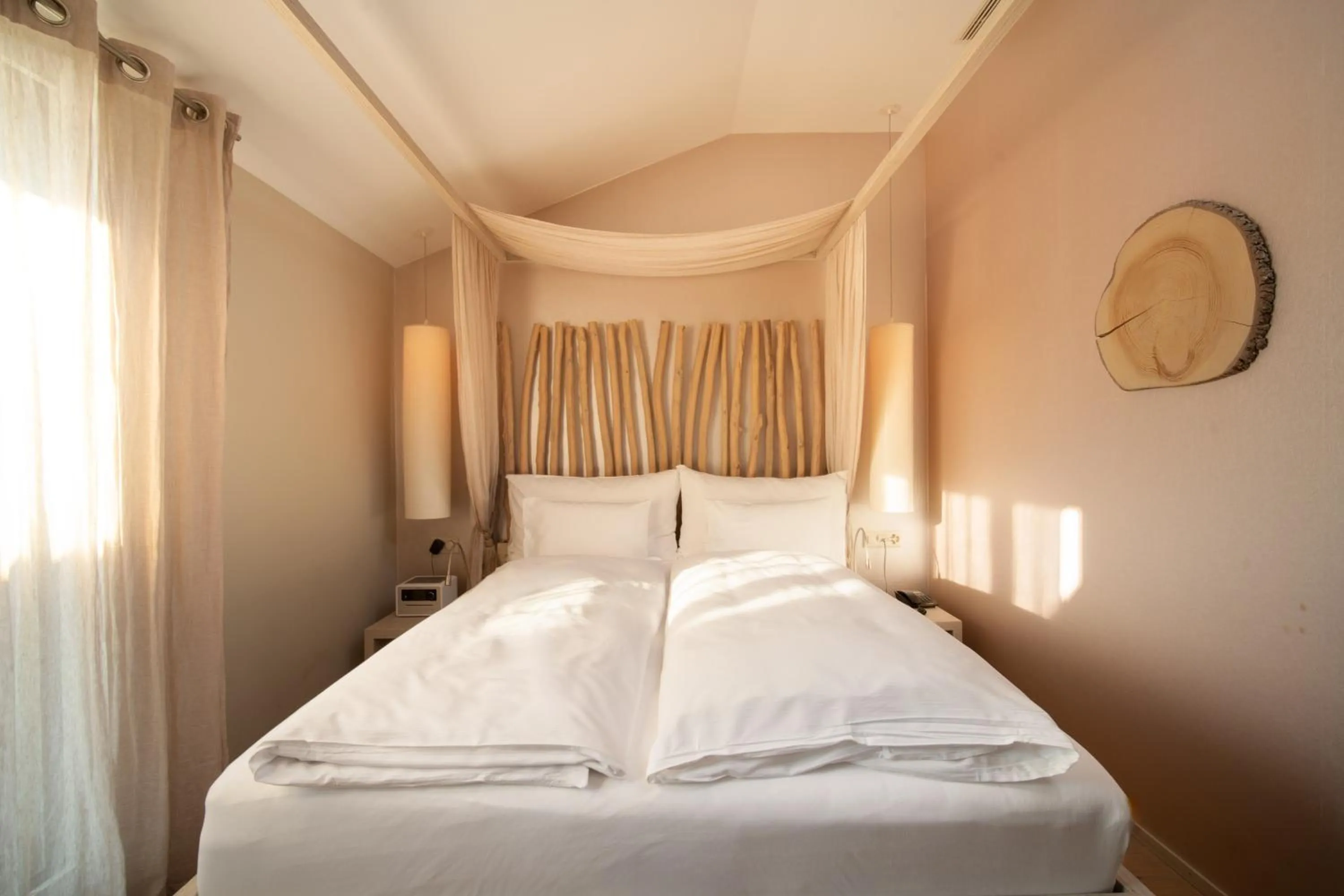 Bed in Seerose Resort & Spa