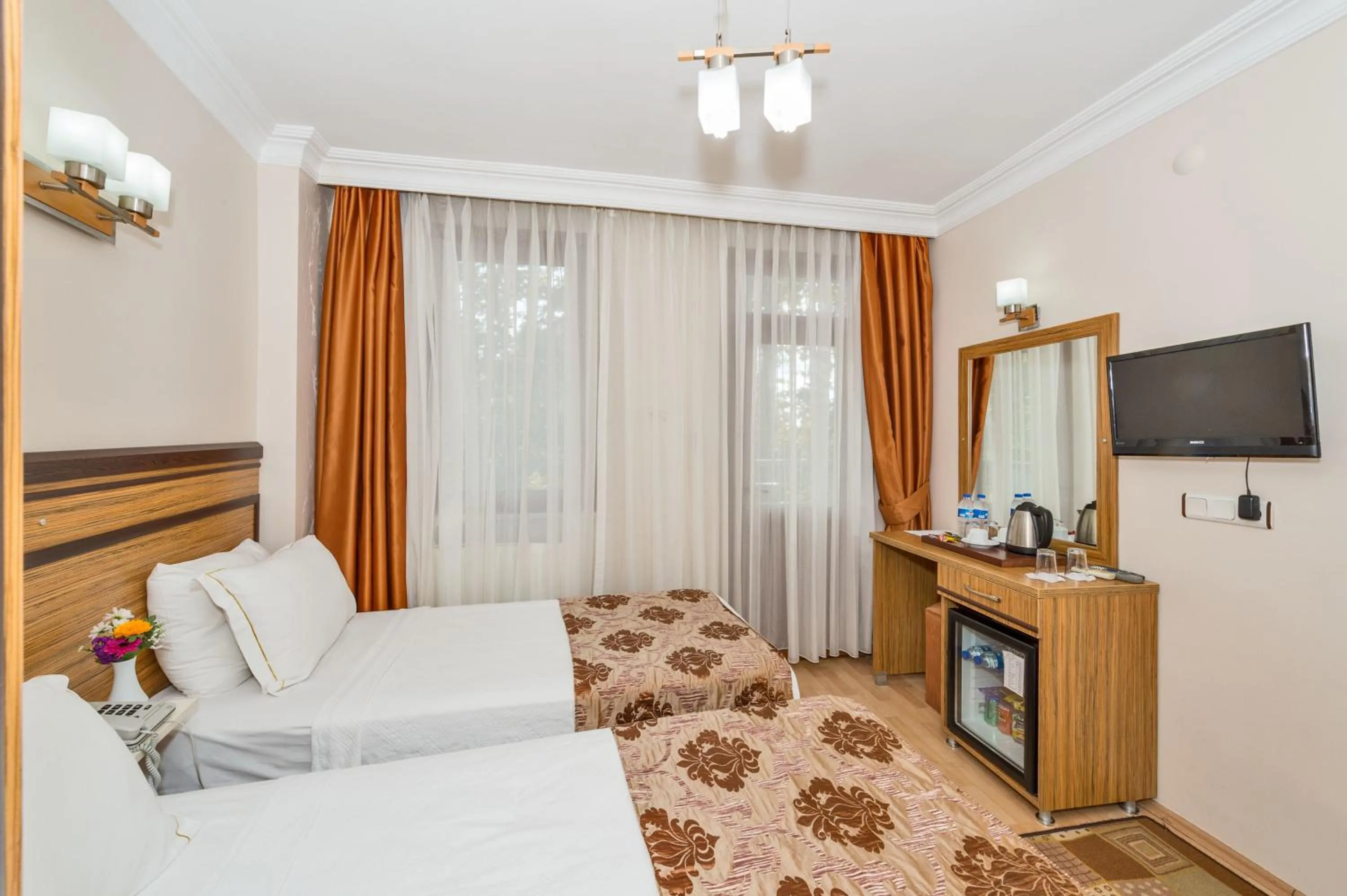 Photo of the whole room, Bed in May Hotel Istanbul