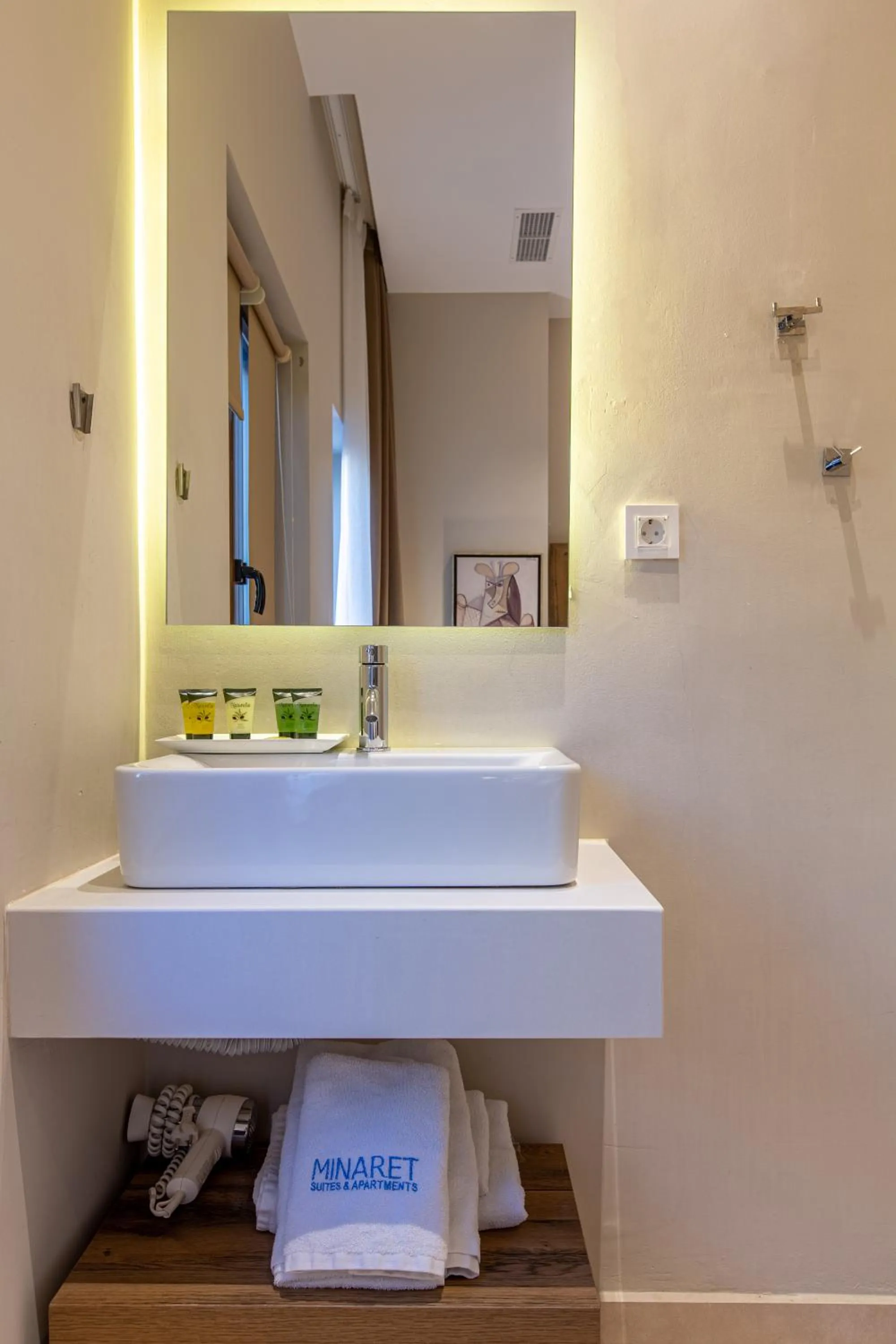 Minaret Suites and Apartments