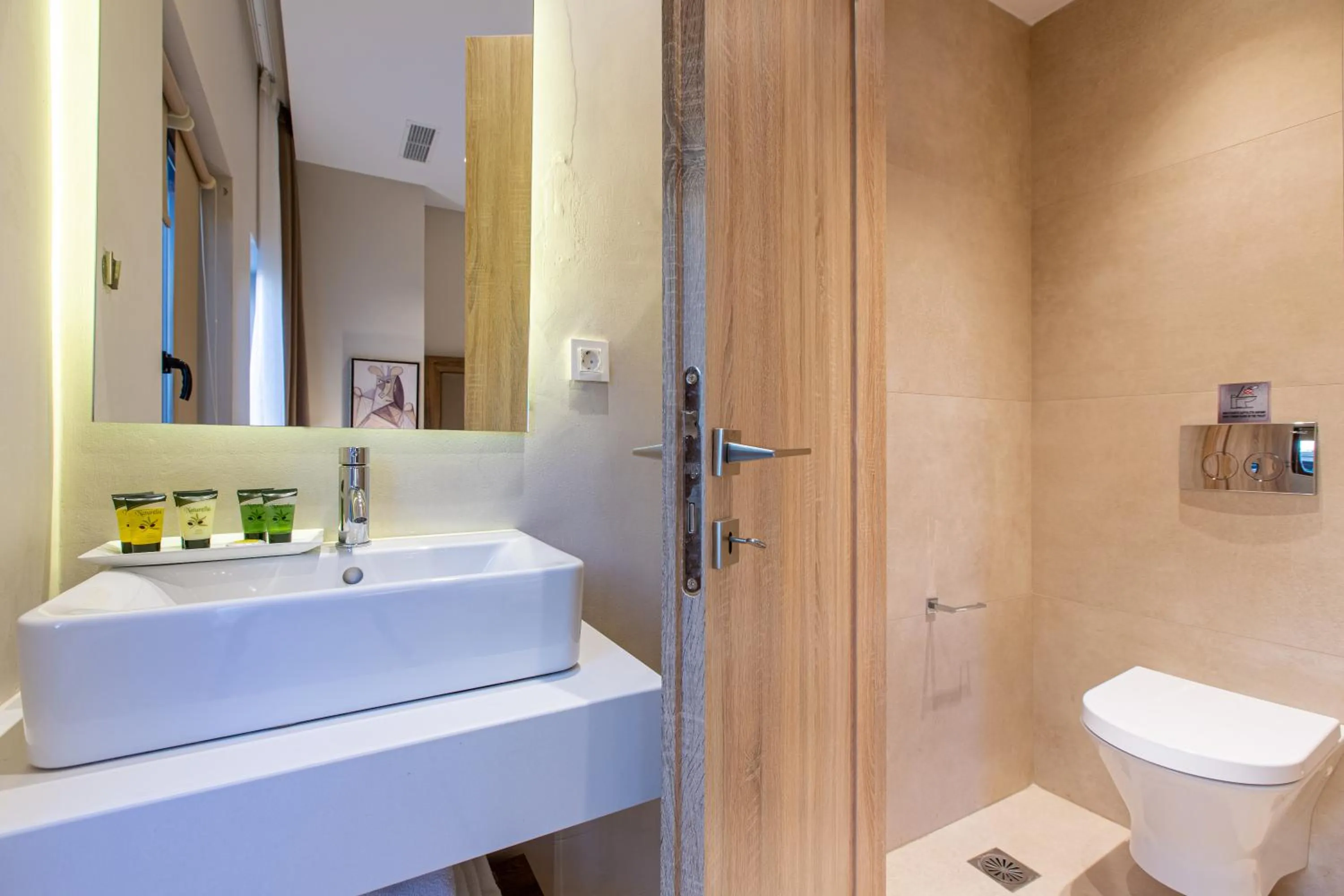 Minaret Suites and Apartments