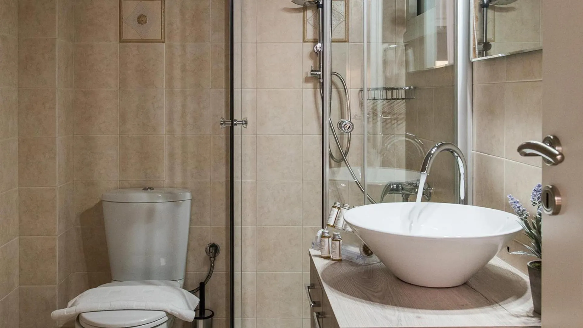 Minaret Suites and Apartments