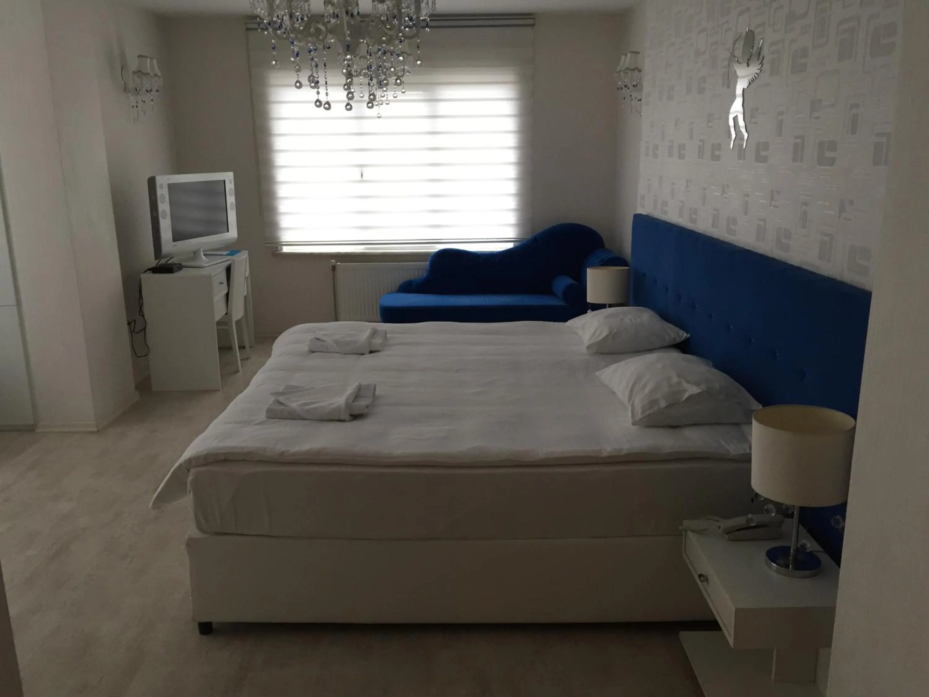 Bed in Airport Residence